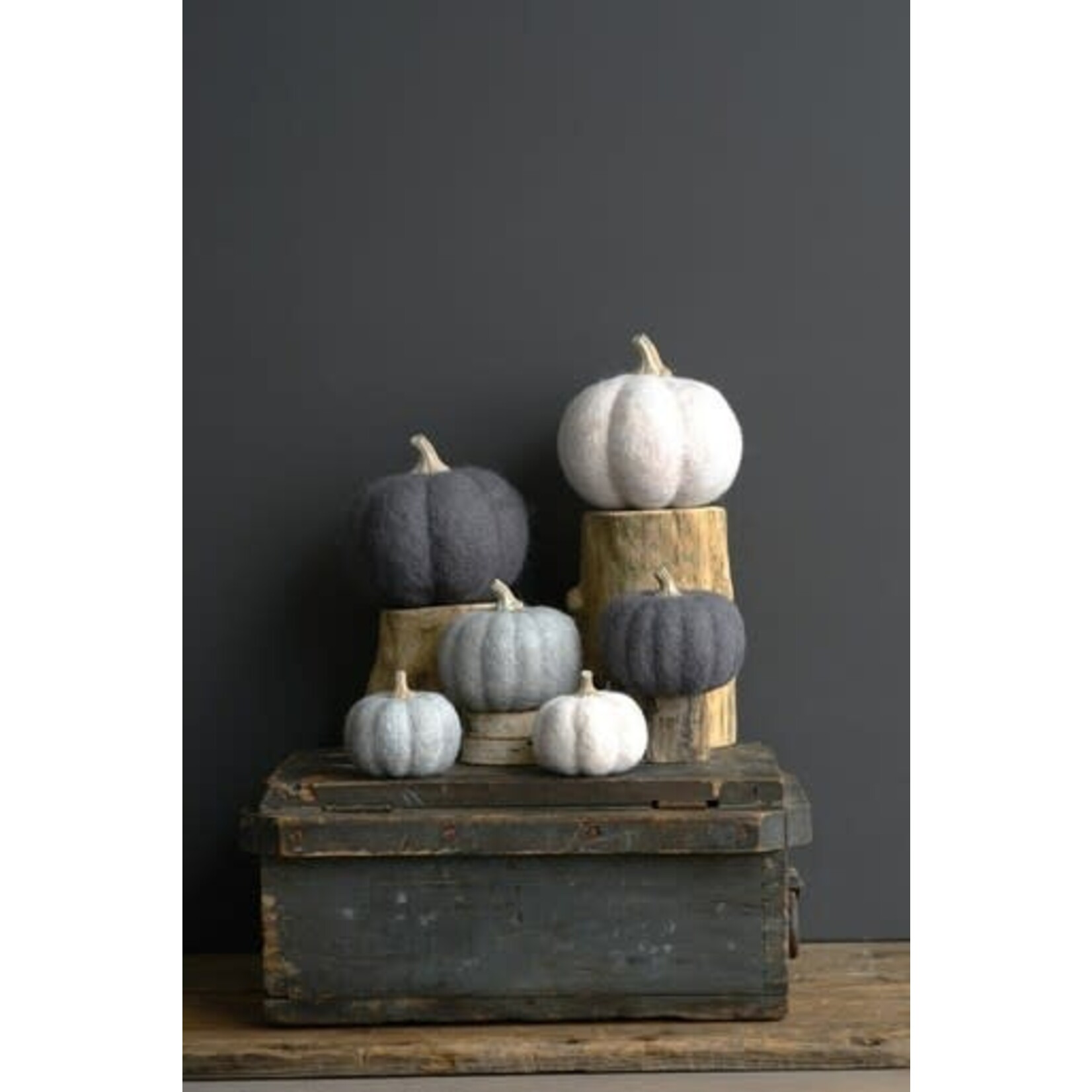 m. lynne designs felt pumpkin