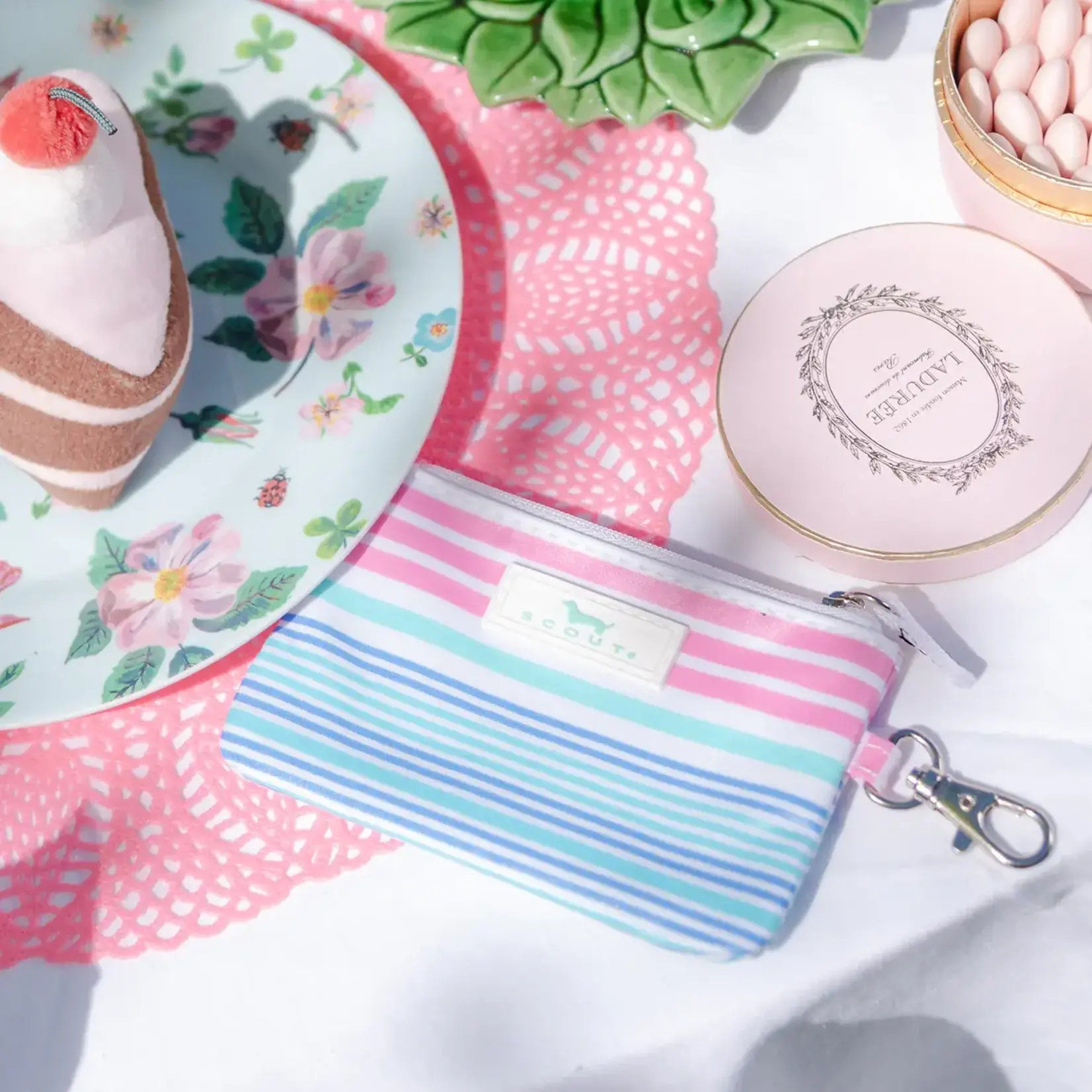 SCOUT Bags pretty in picnic idkase