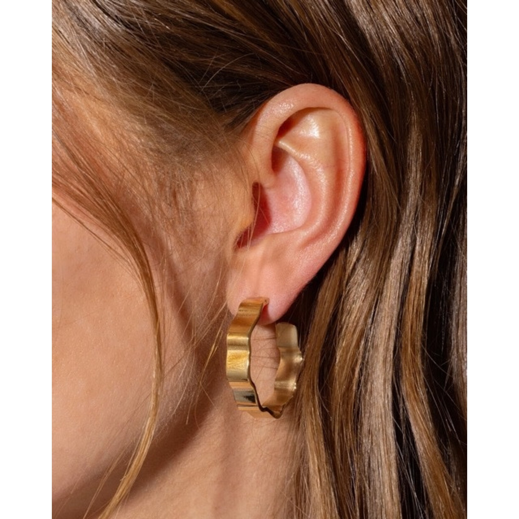 taylor elliott designs cassie wavy small earring