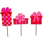 the round top collection pinkmas striped gift box stakes