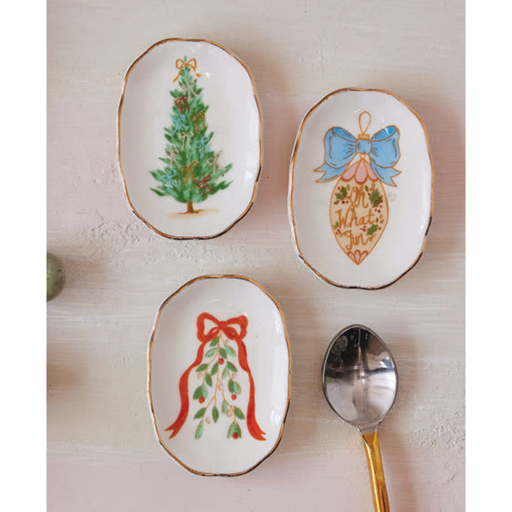 m. lynne designs scalloped dish with christmas motif