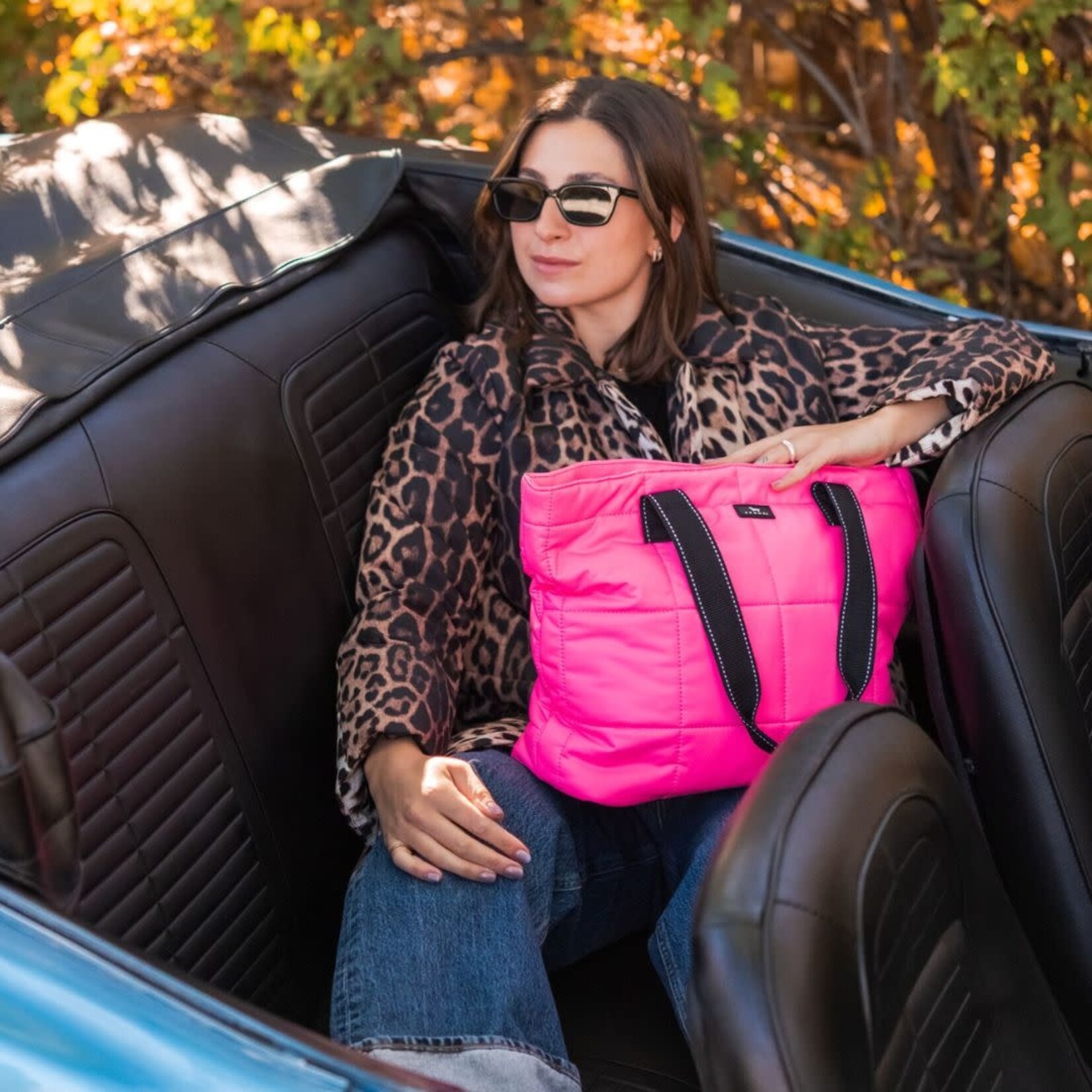 SCOUT Bags pop pink box quilted layover tote
