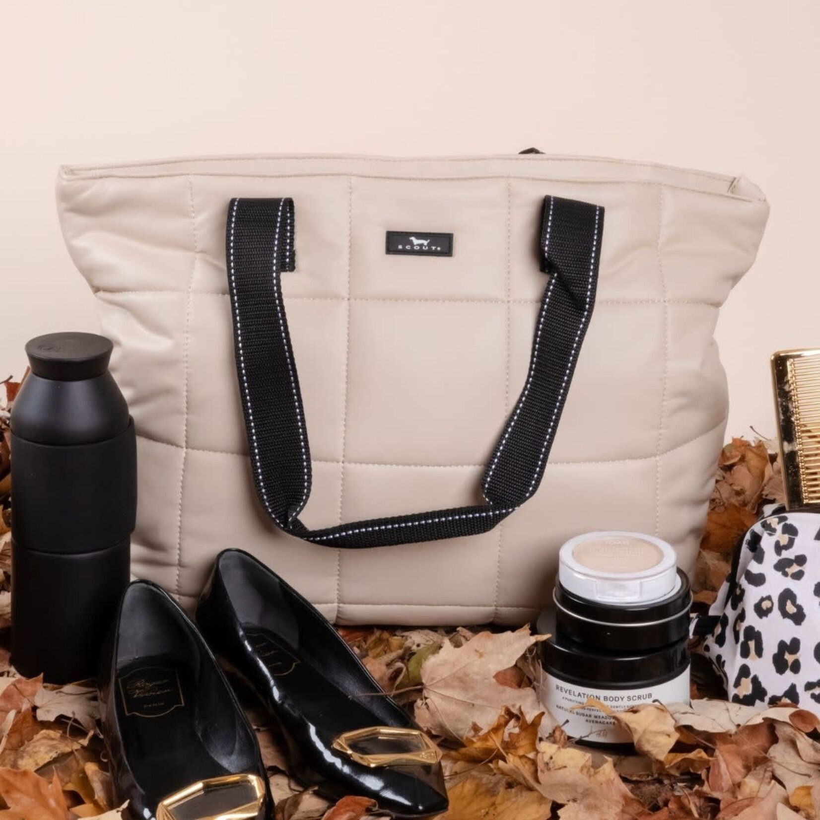 SCOUT Bags putty box quilted layover tote