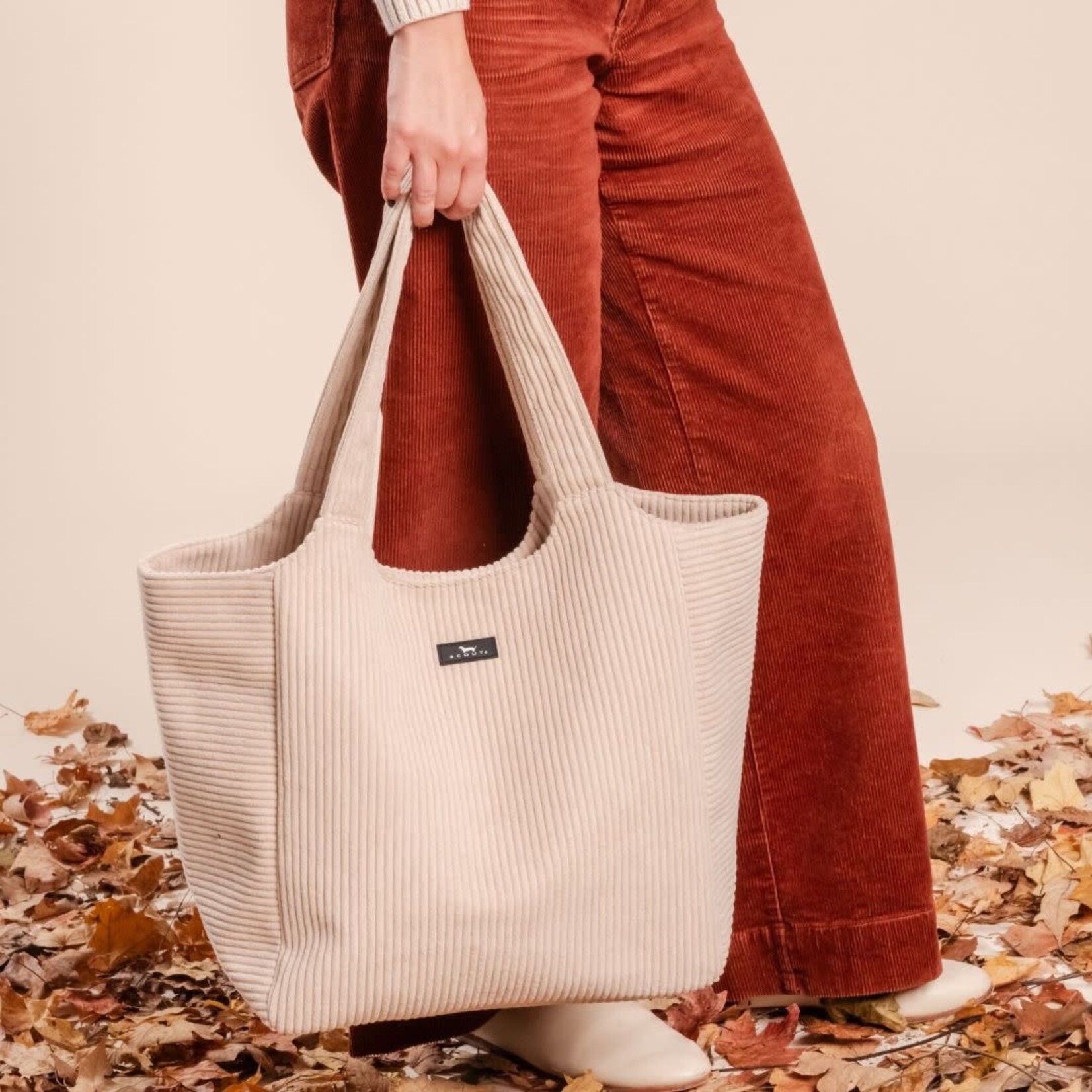 SCOUT Bags putty corduroy day out tote