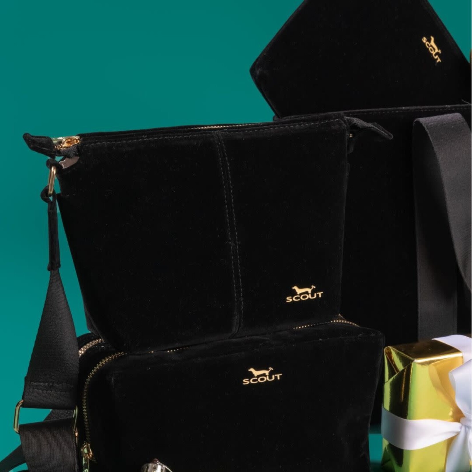 SCOUT Bags black velvet emily crossbody