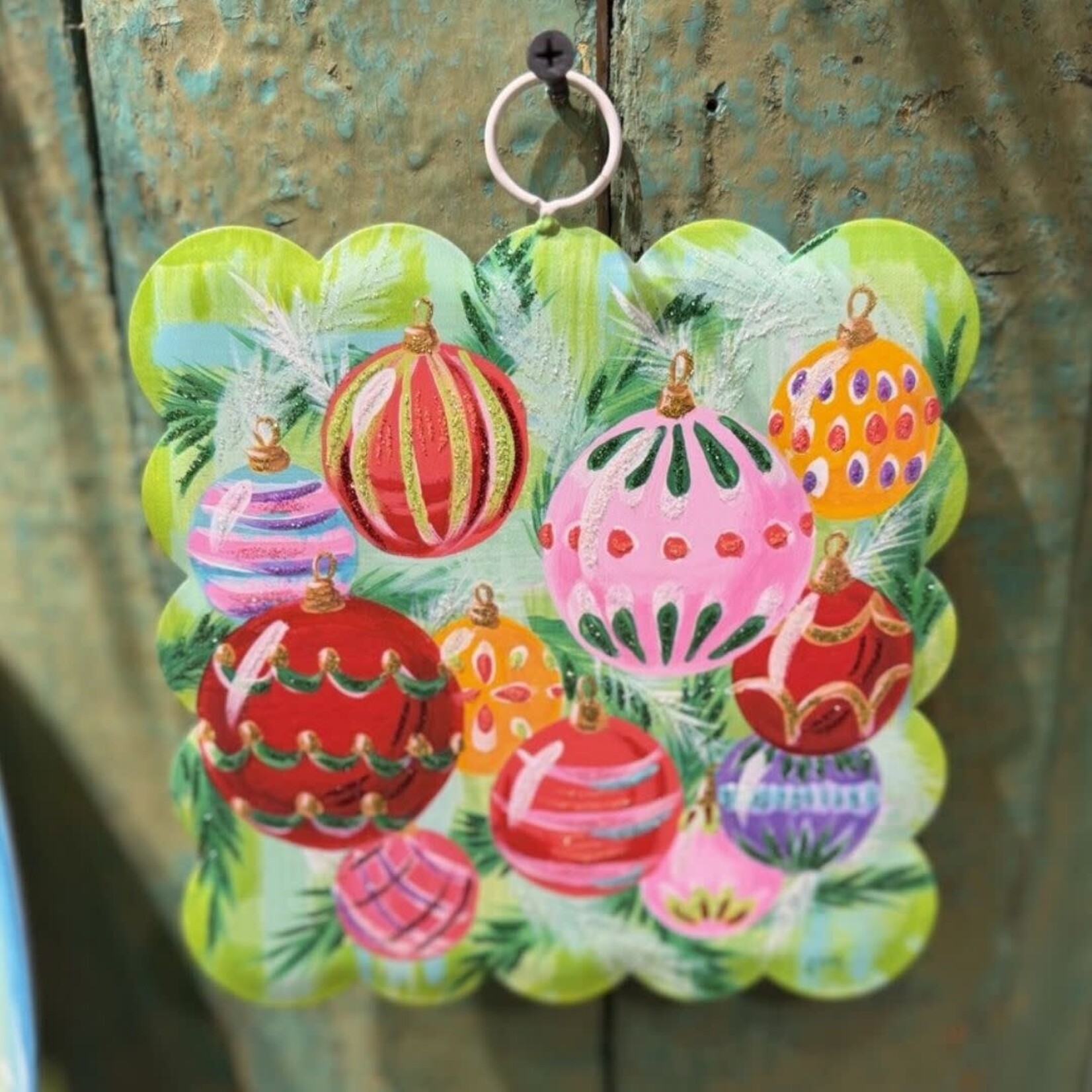 the round top collection scallop holliday baubles charm