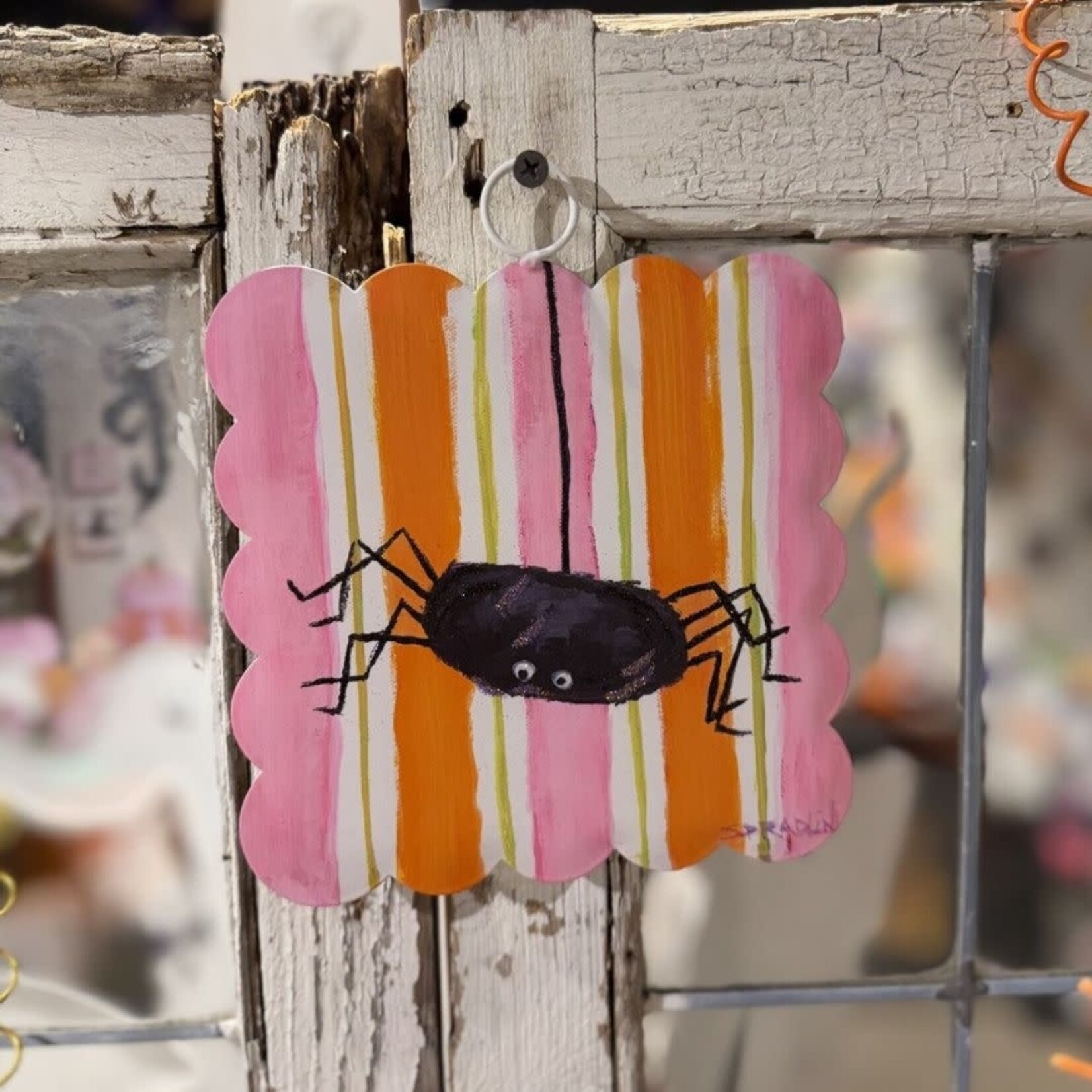 the round top collection scallop whimsy spider charm