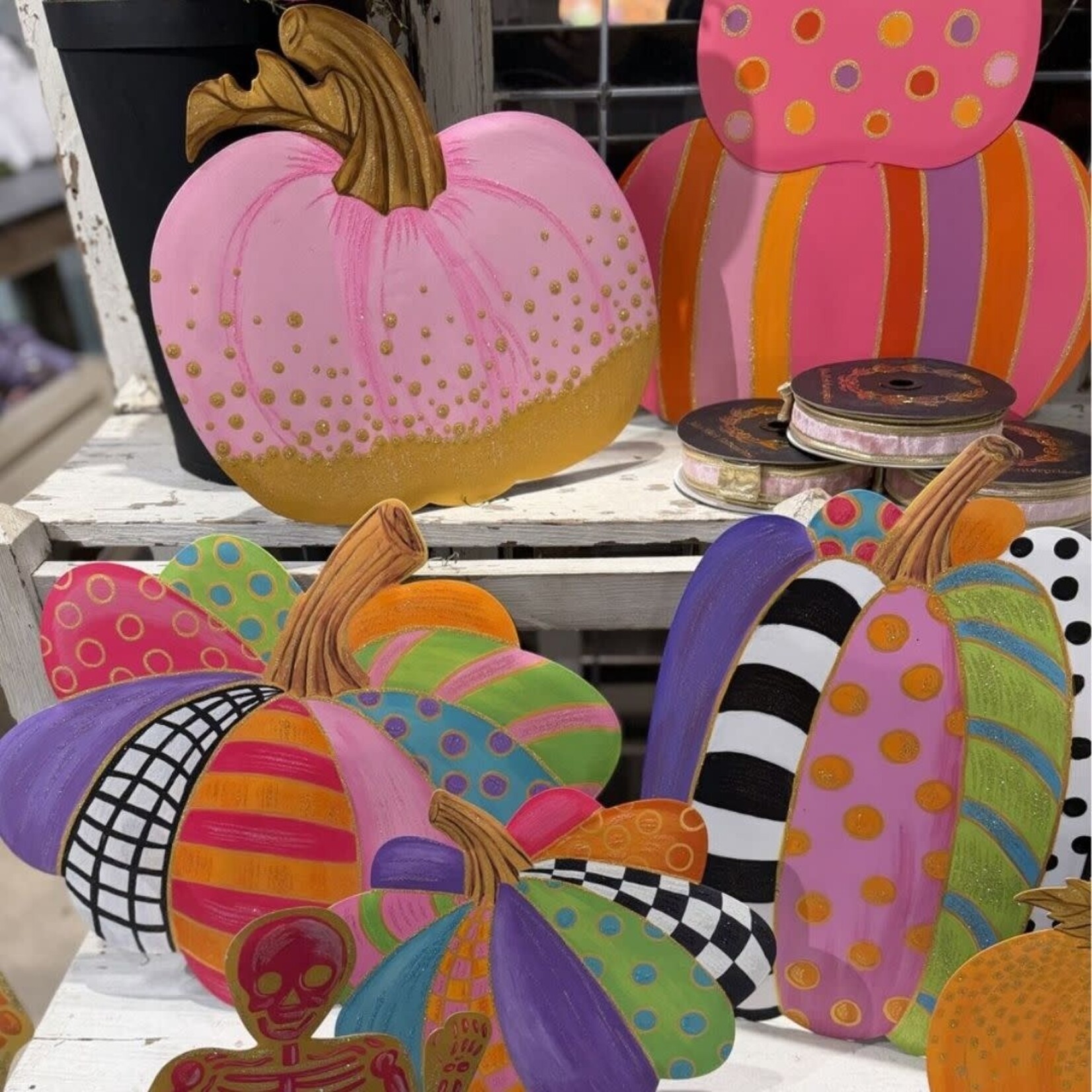 the round top collection party pumpkin tall medium stake
