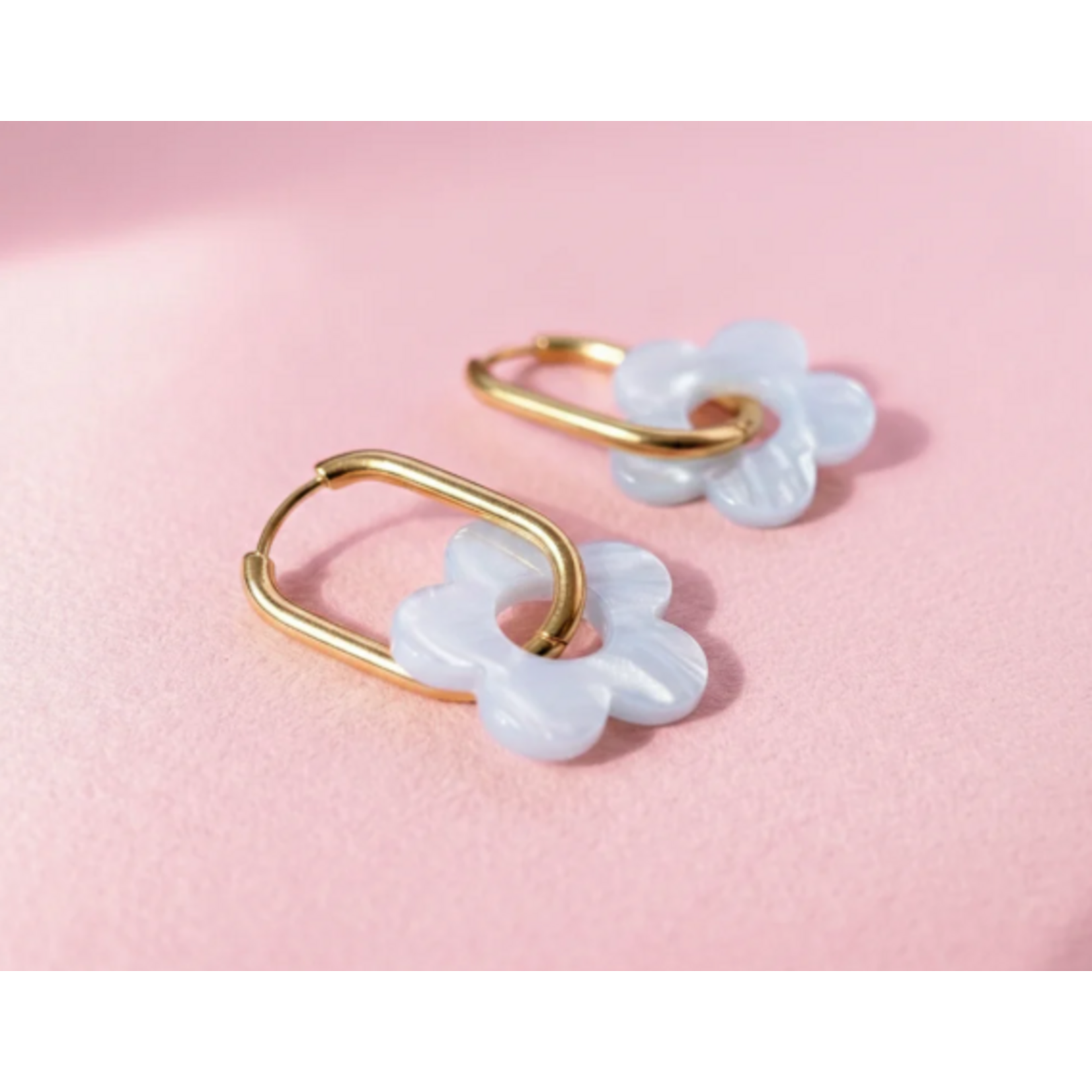 taylor elliott designs piper pearl earring