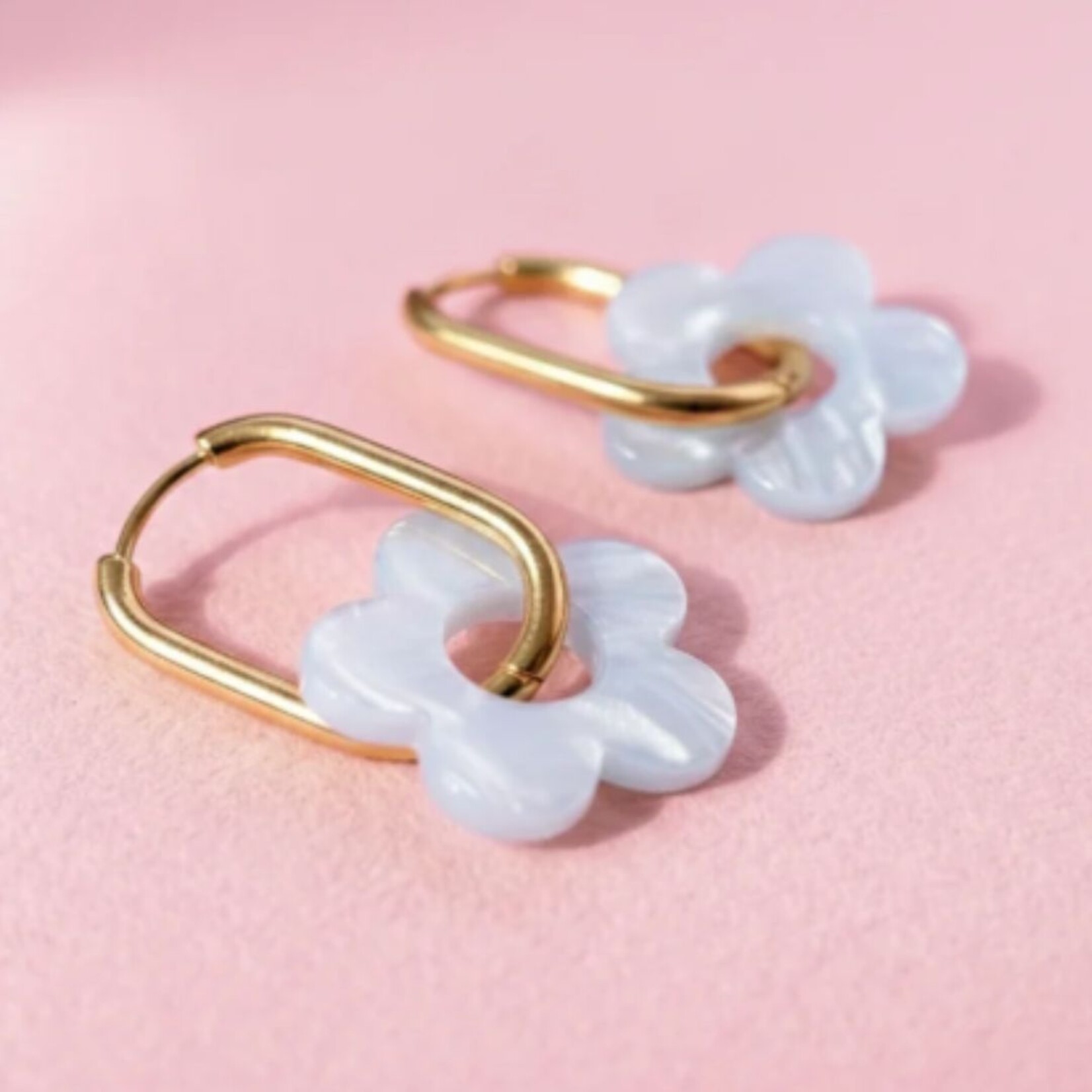 taylor elliott designs piper pearl earring