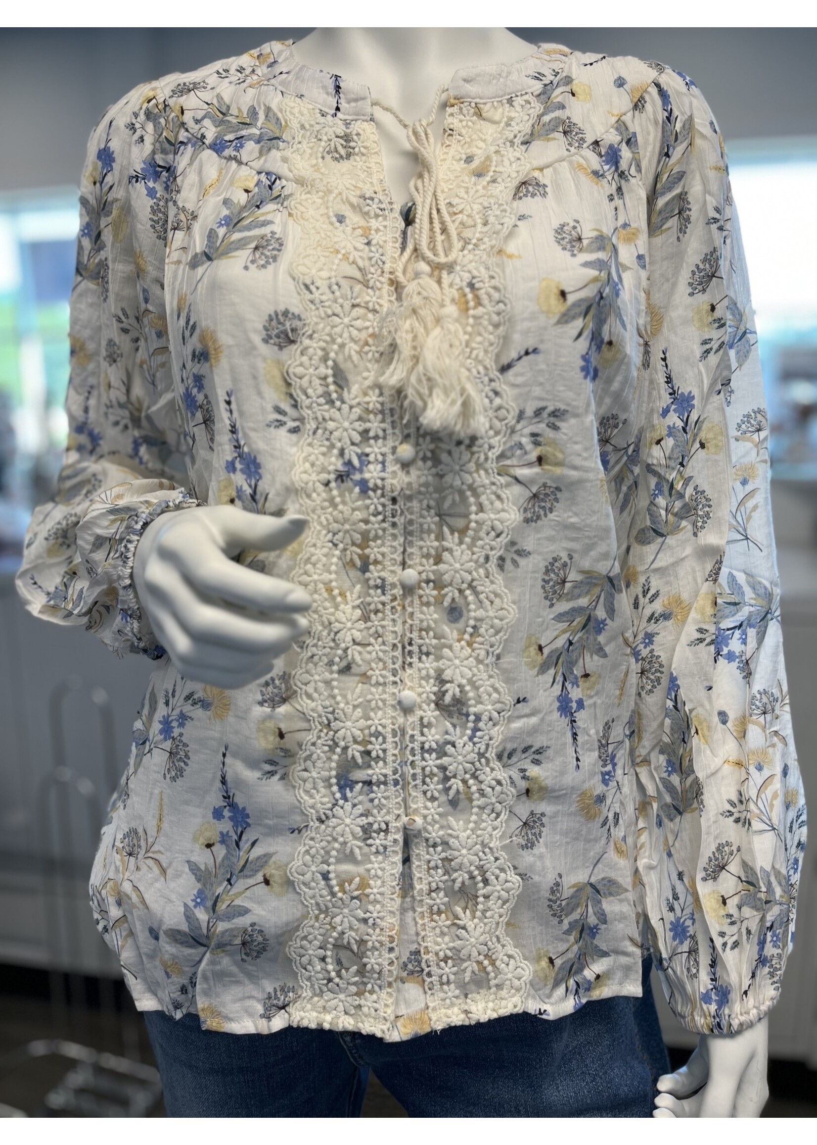 Hayden Hayden Lace L/S Button Up Blouse