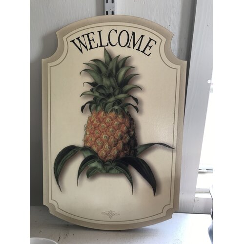 Pineapple Welcome Sign