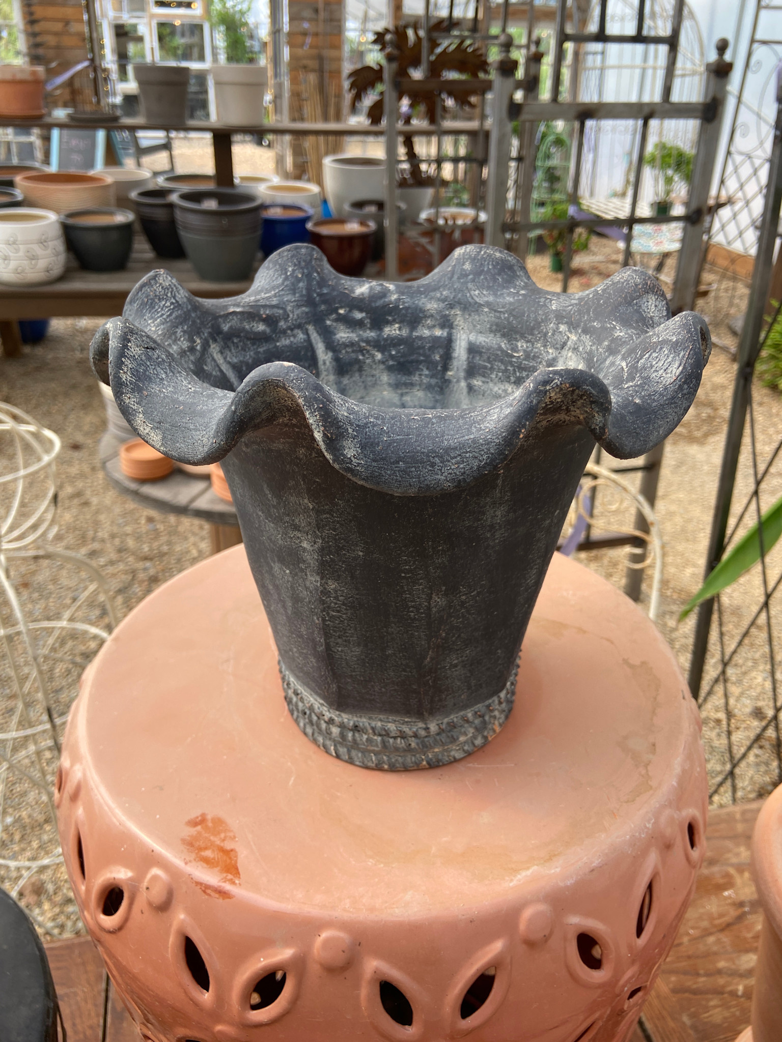 Chantecler #6 Pot 'Charcoal'