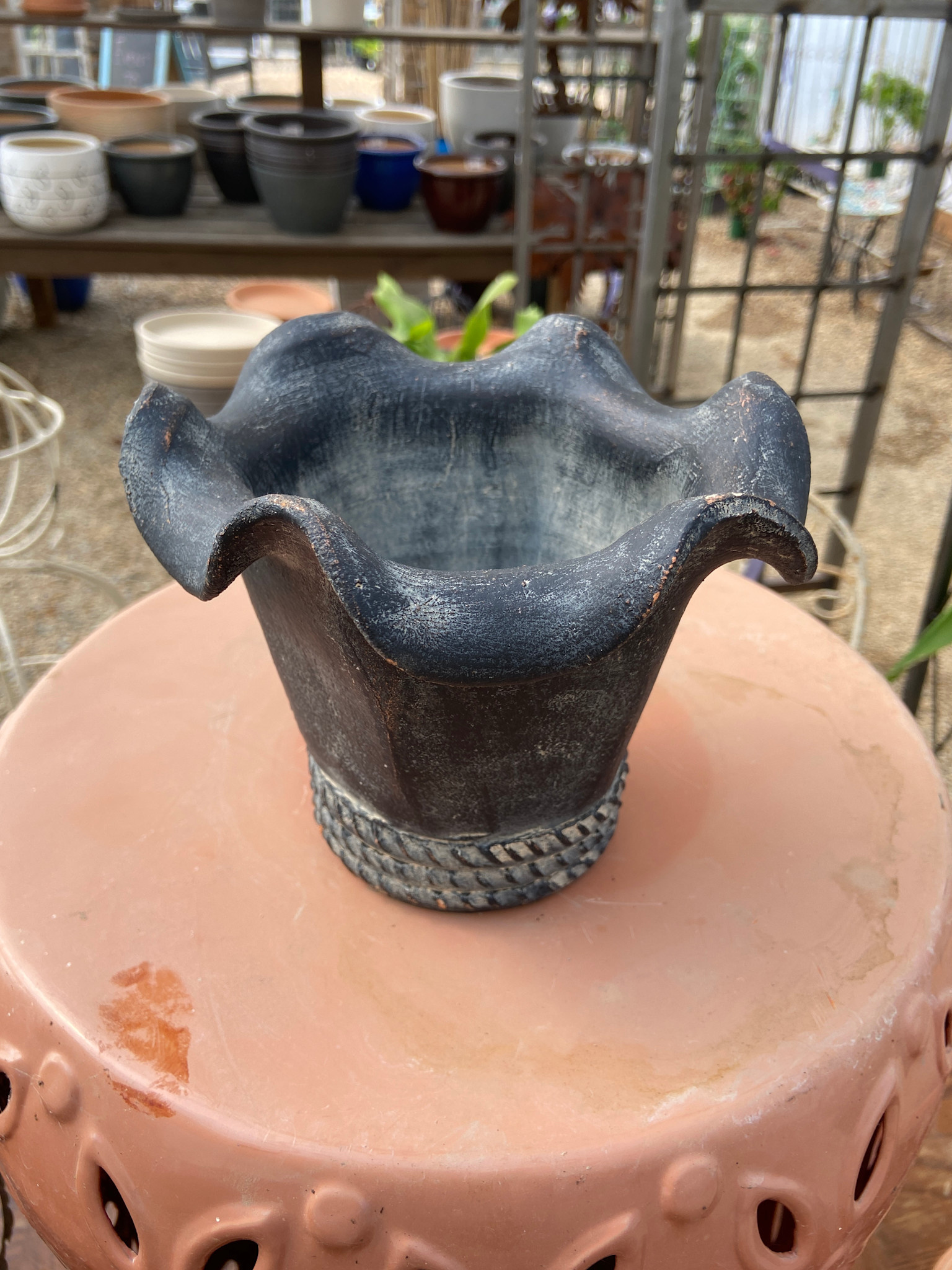 Chantecler #2 Pot 'Charcoal'