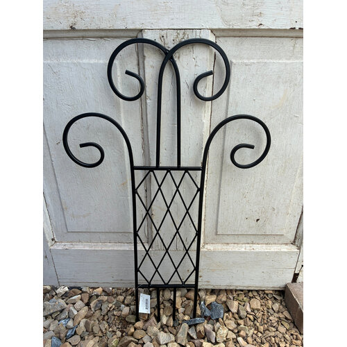 Black Flourish Pot Trellis