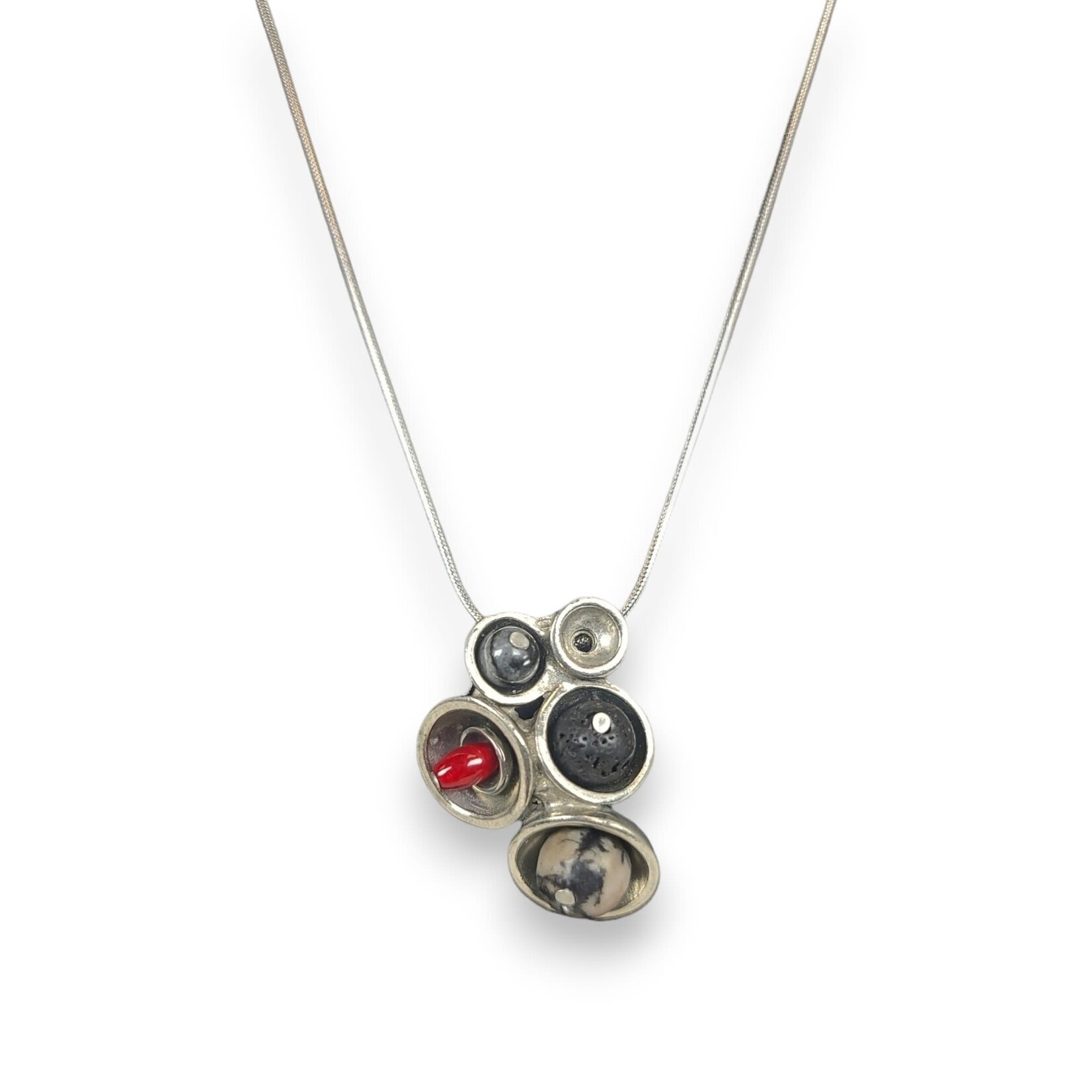 Osmose Coupoles Bead & Metal Necklace