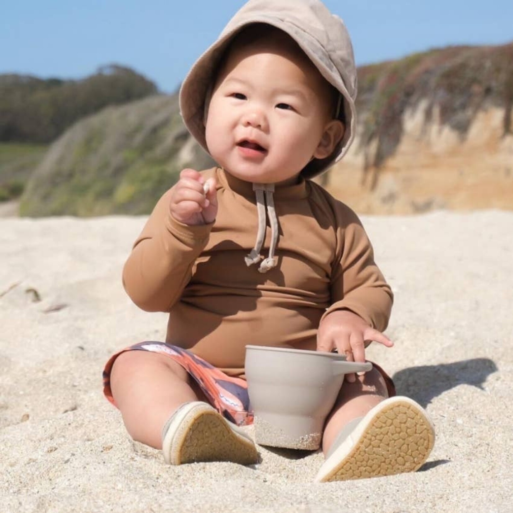bug + bean yellow foldable silicone snack cup