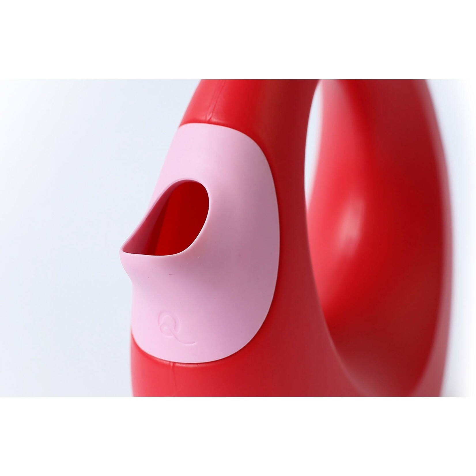quut playful watering can