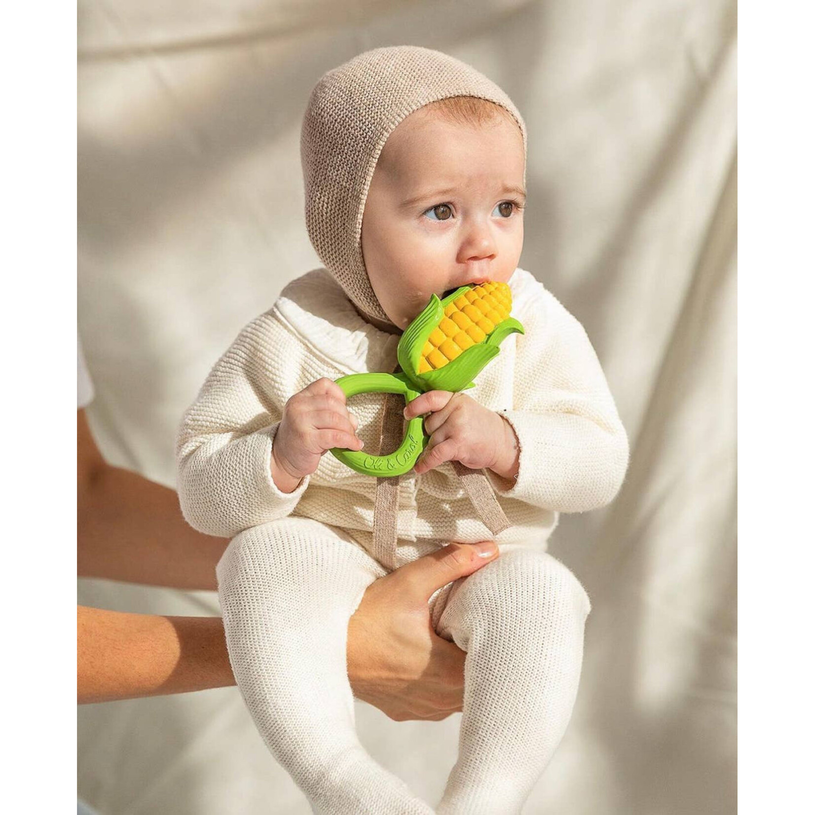 oli & carol corn rattle toy