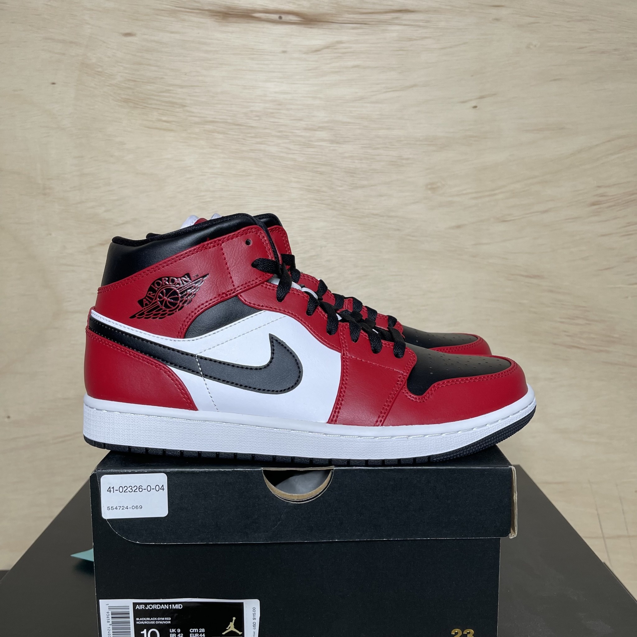 chicago toe mid jordan 1