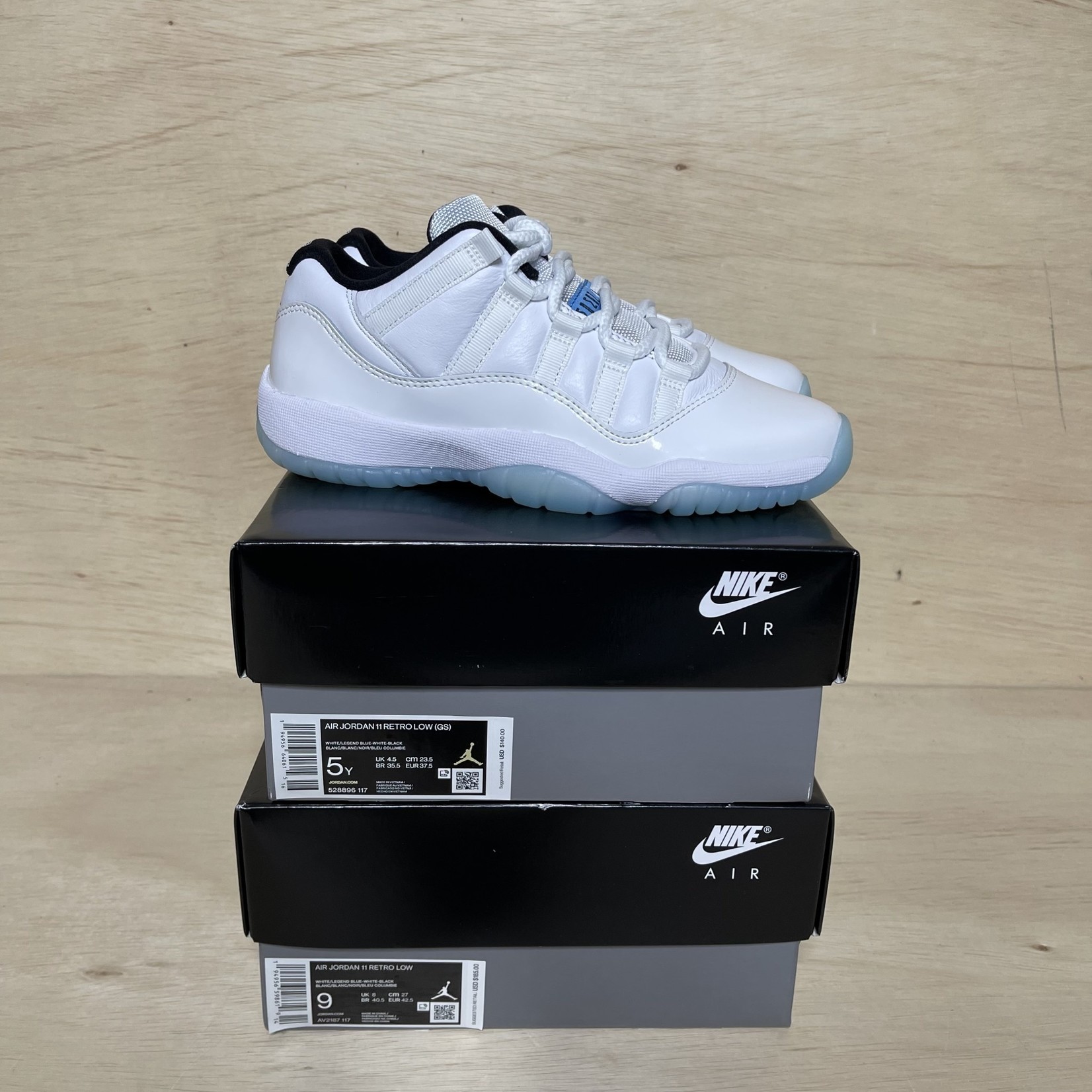 Jordan Jordan 11 Legend Blue (GS) Size 5Y, DS BRAND NEW