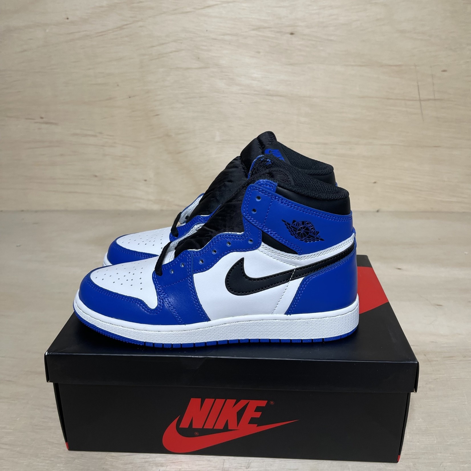Jordan 1 Retro High Game Royal (GS) Size 6Y, DS BRAND NEW
