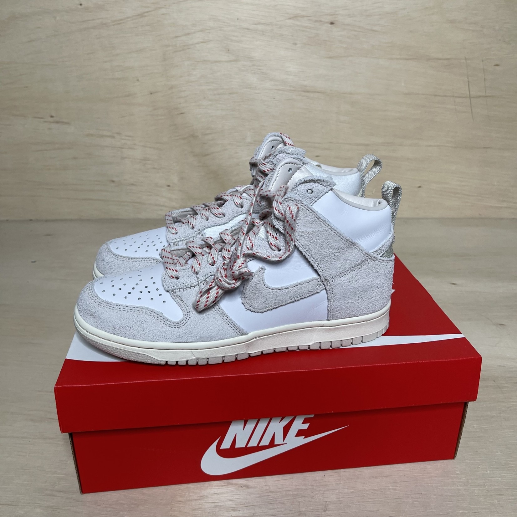 Nike Nike High Dunk Notre Light Orewood brown Size 8, DS BRAND NEW