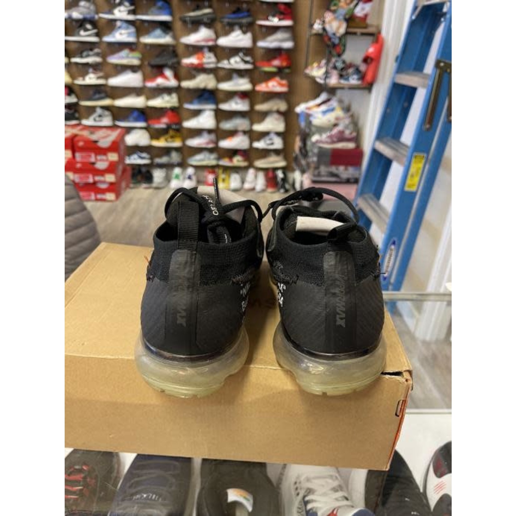 vapormax black size 10