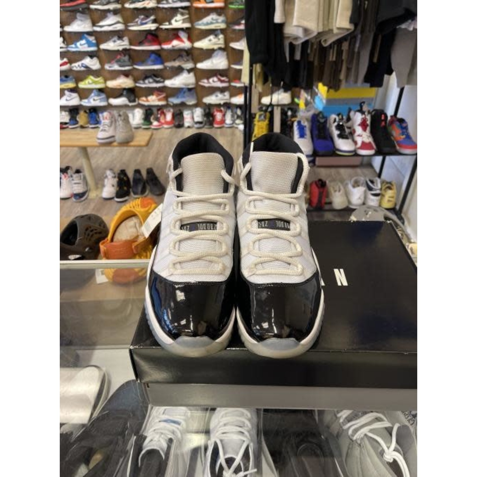 Jordan Jordan 11 Retro Concord (2018) Size 10, PREOWNED