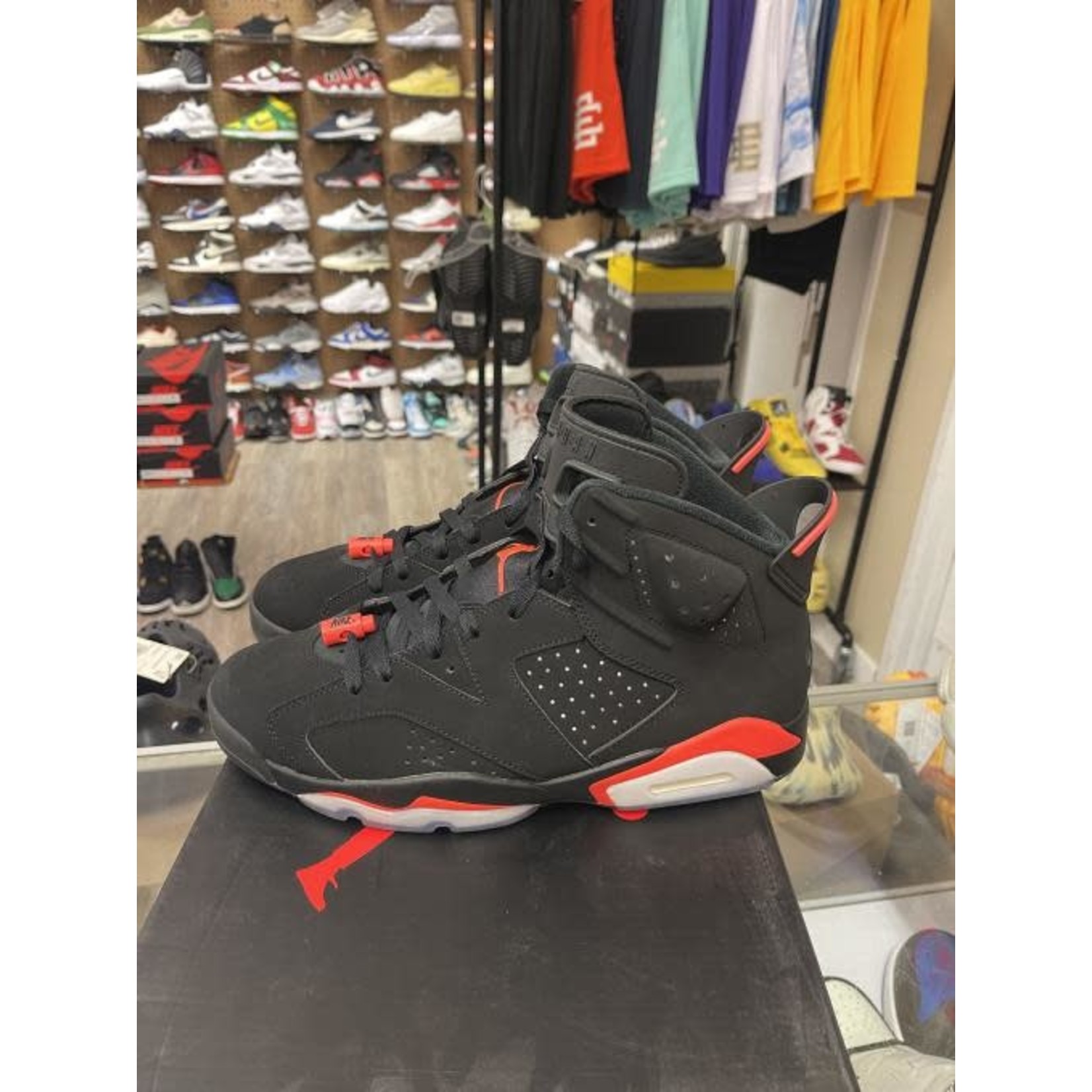 Jordan Jordan 6 Retro Black Infrared (2019) Size 11, PREOWNED