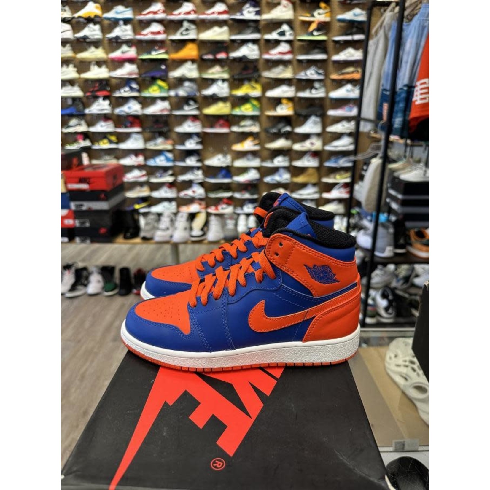 Jordan Jordan 1 Retro High Knicks (GS) Size 3.5, PREOWNED