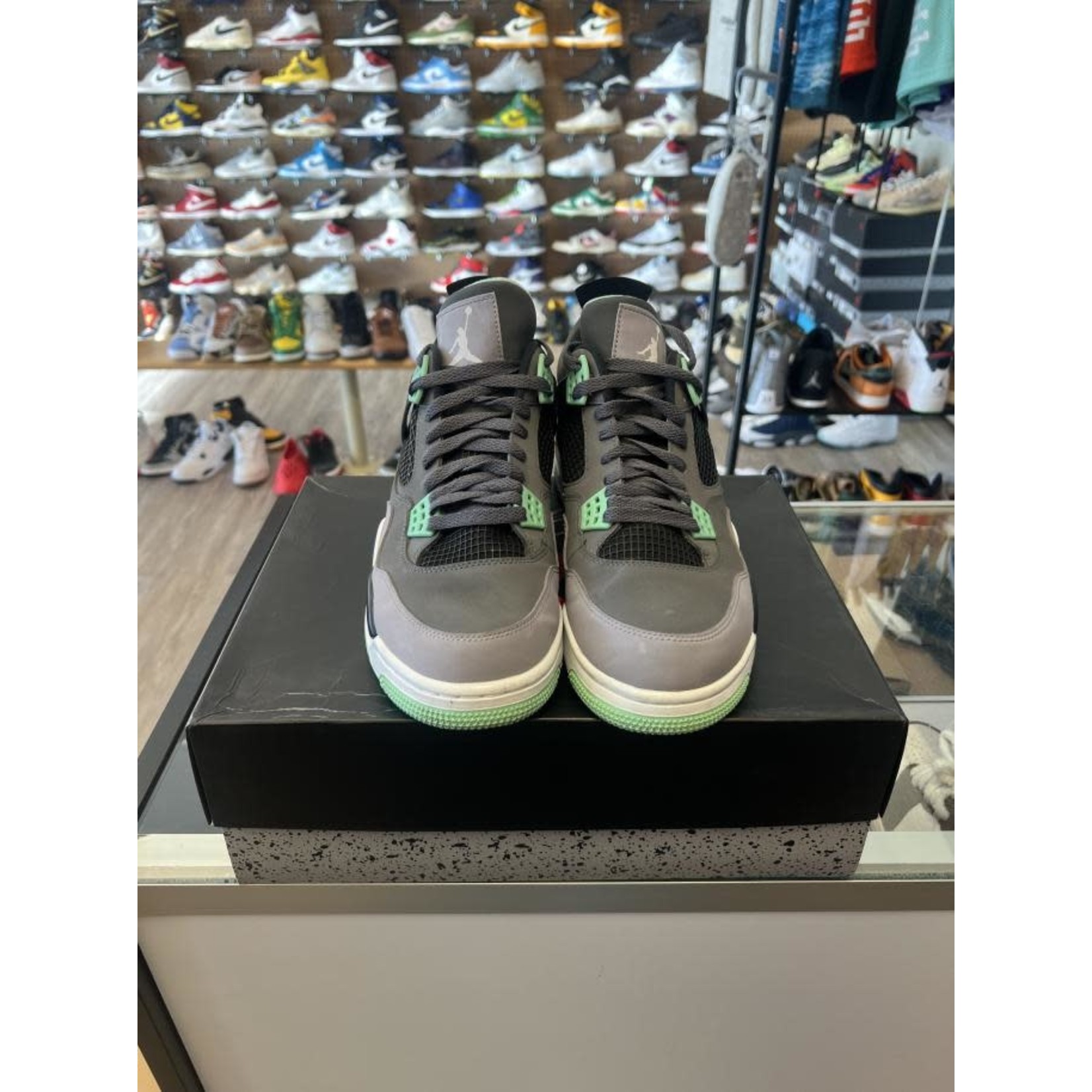 Jordan Jordan 4 Retro Green Glow Size 11, PREOWNED