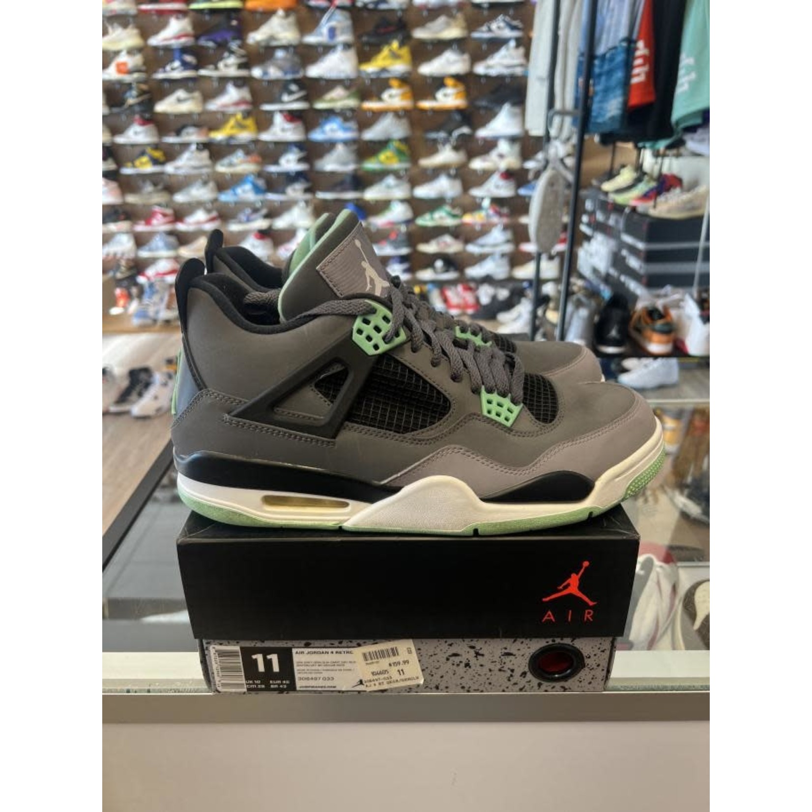 Jordan Jordan 4 Retro Green Glow Size 11, PREOWNED