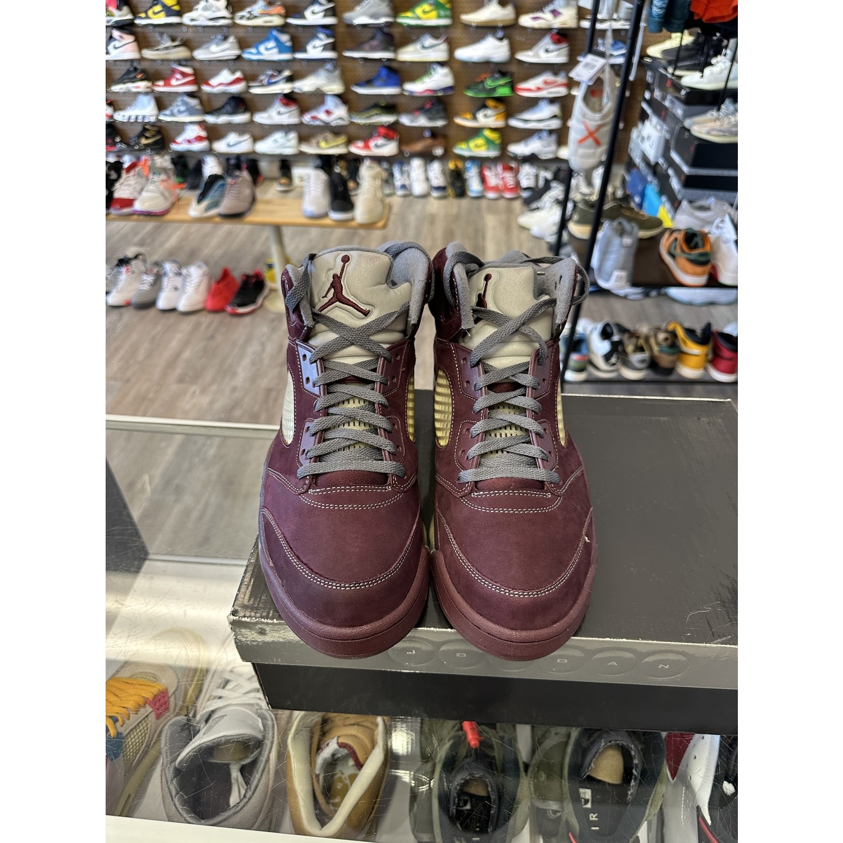 Jordan Jordan 5 Retro Burgundy Size 11, PREOWNED