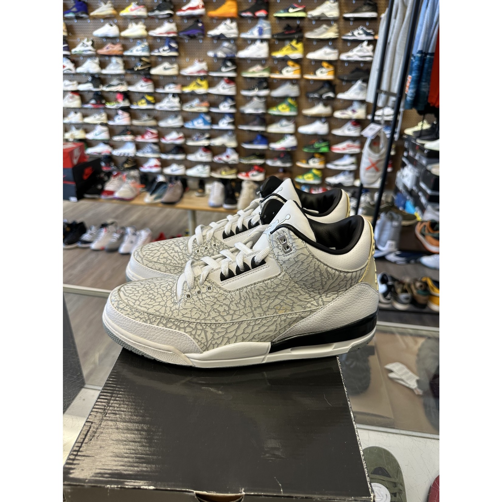 Jordan Jordan 3 Retro White Flip Size 11, PREOWNED