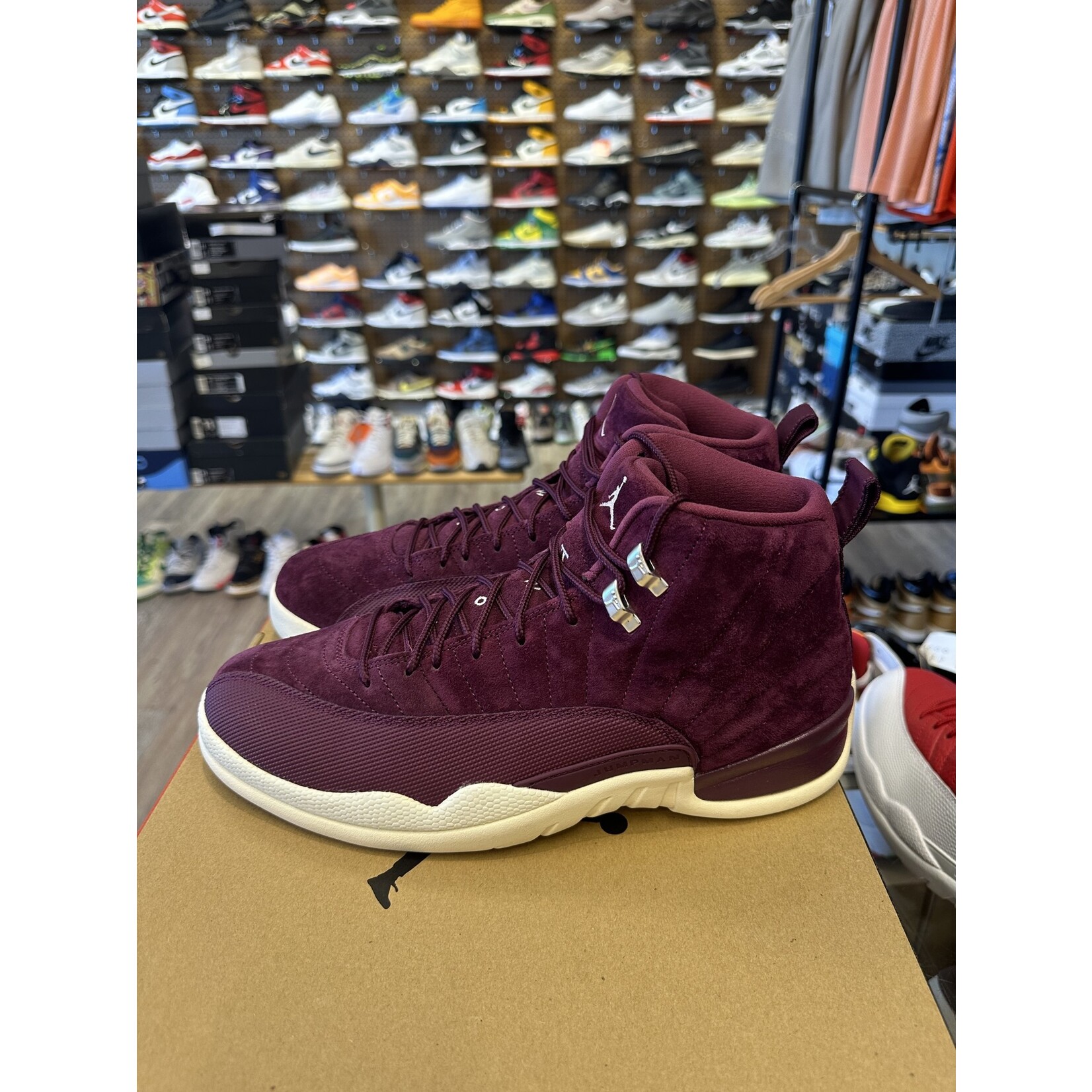 Jordan Jordan 12 Retro Bordeaux Size 11, PREOWNED