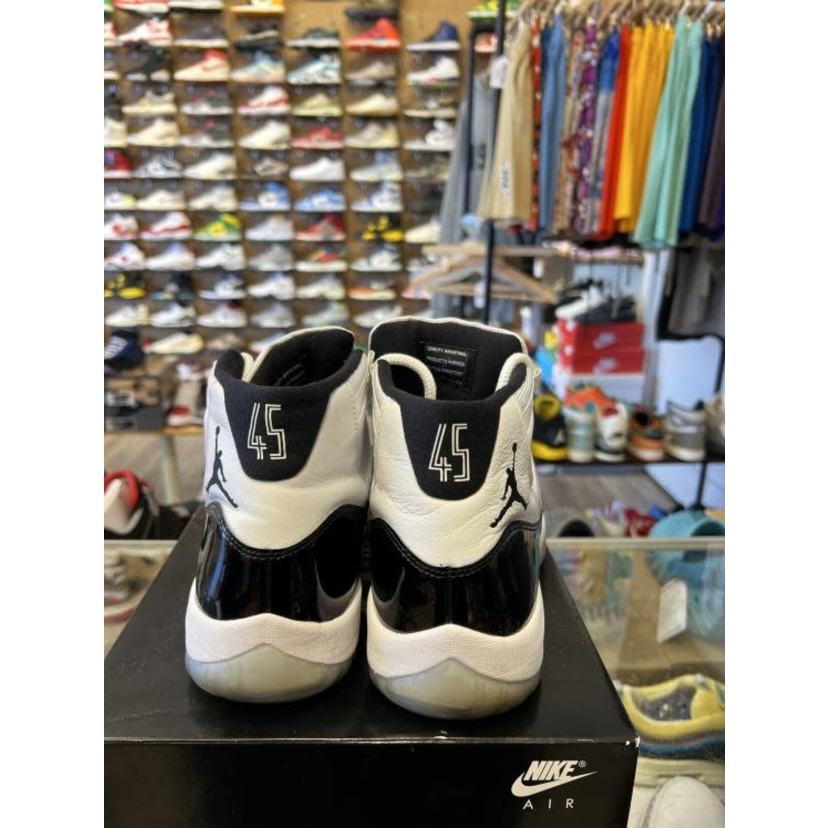 Jordan 11 concord size 10 top