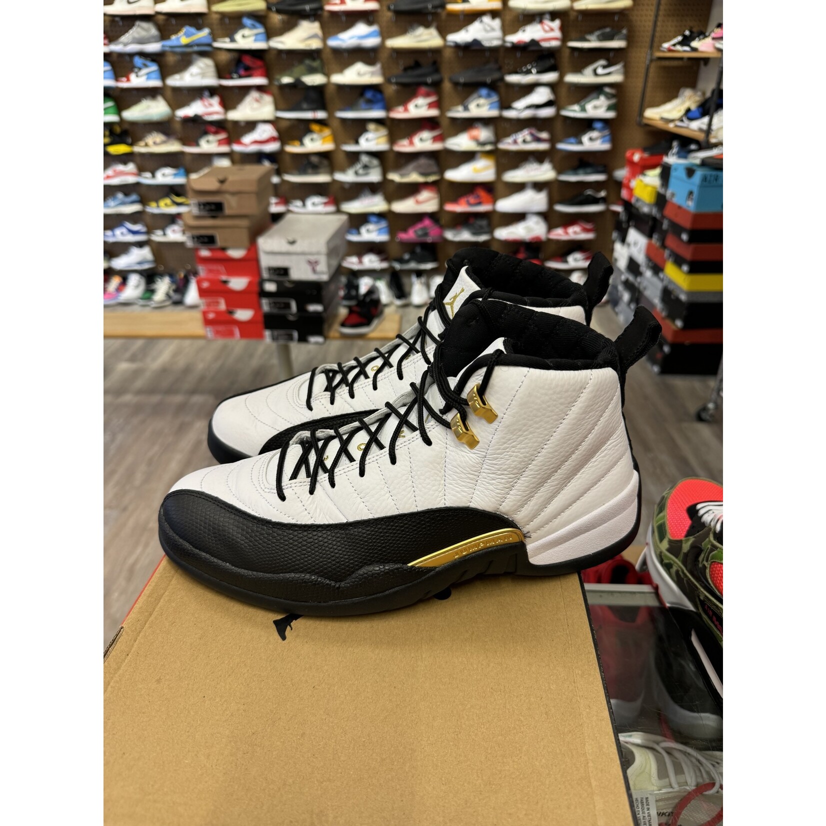 Jordan Jordan 12 Retro Royalty Taxi Size 12, PREOWNED