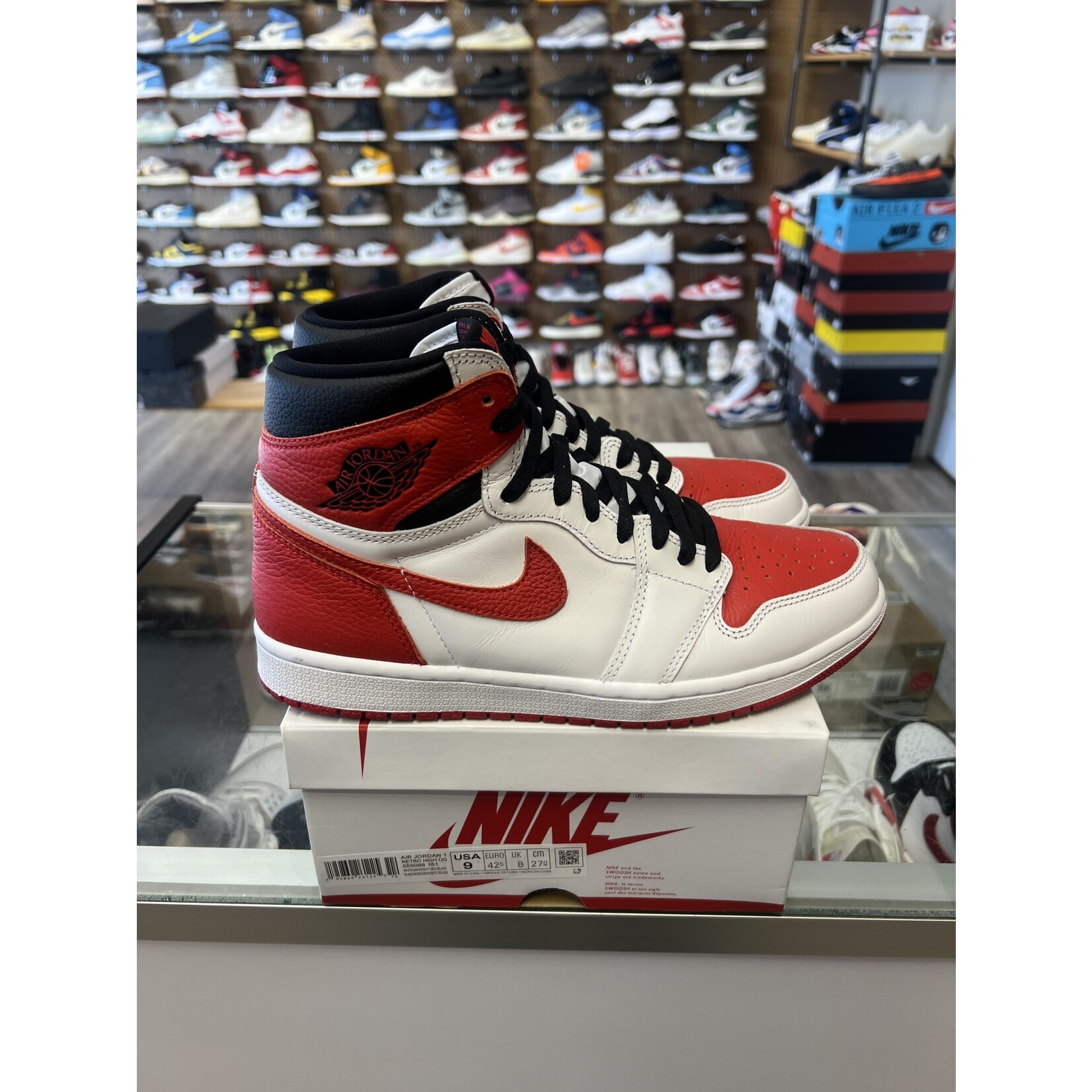 Jordan Jordan 1 Retro High OG Heritage Size 9, PREOWNED - SoleSeattle