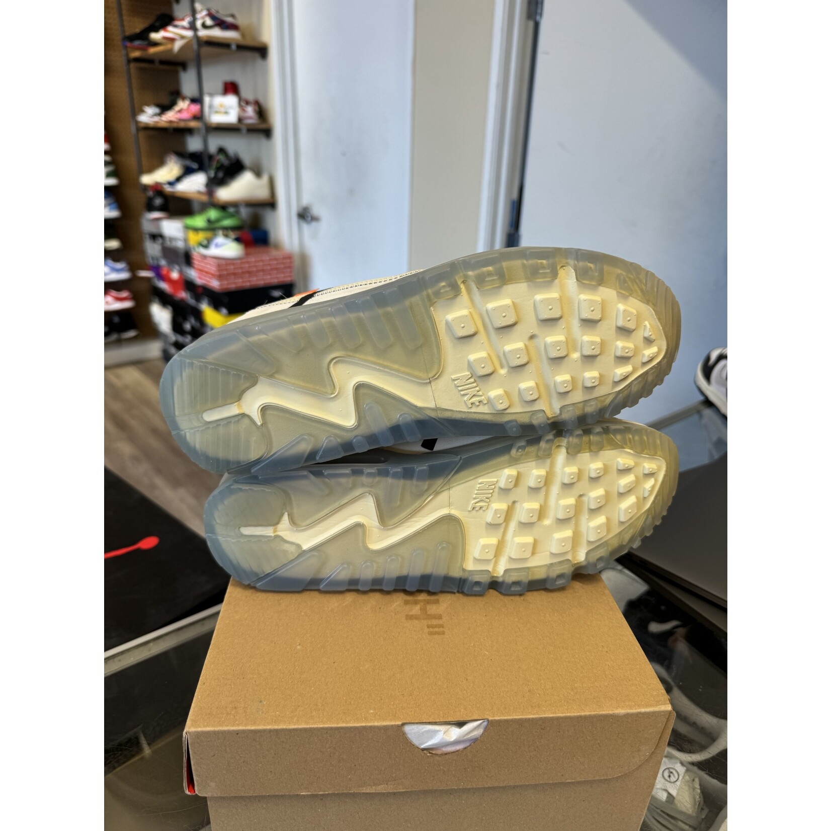 Nike Nike Air Max 90 Off-White Size 9, DS BRAND NEW (YELLOWING)