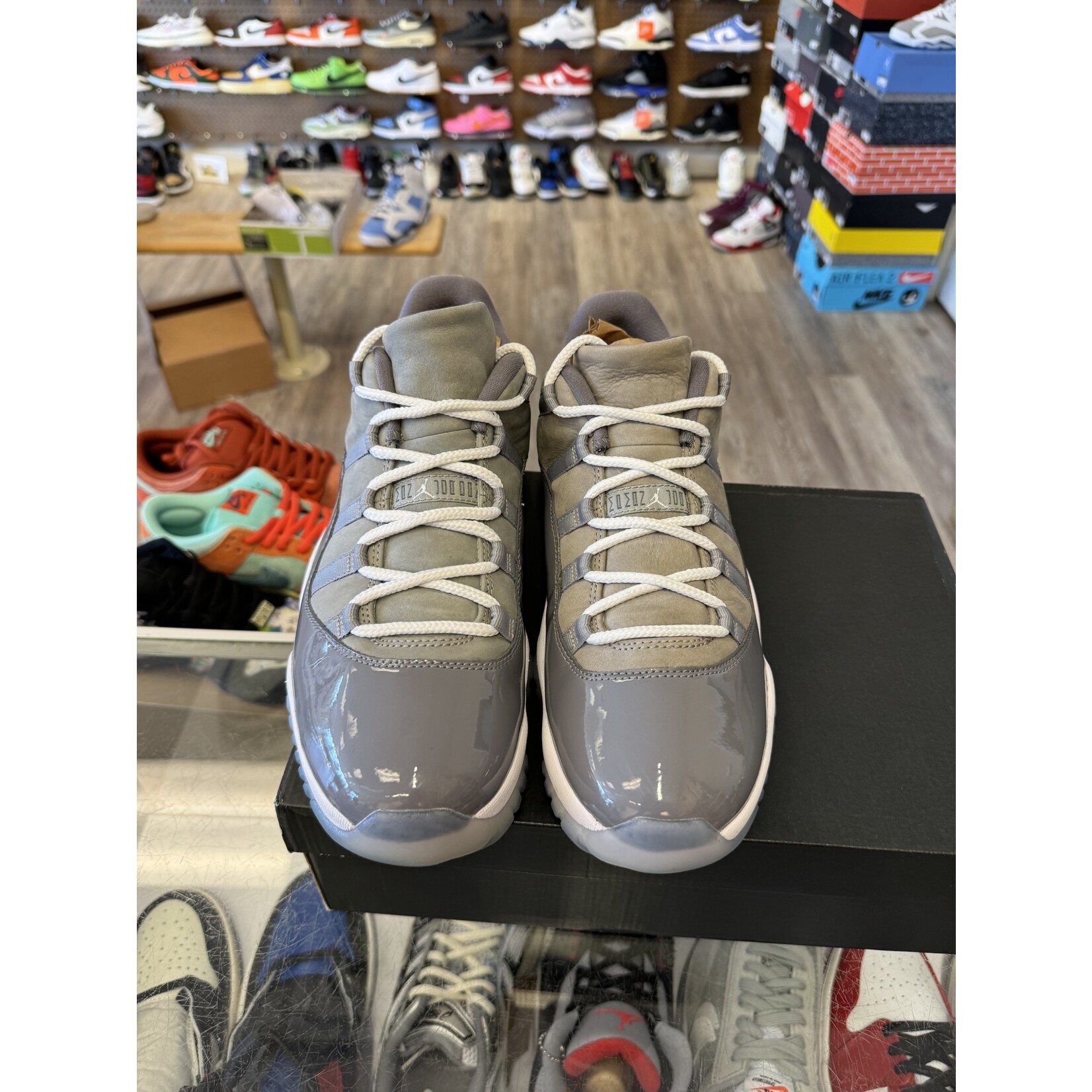 Jordan Jordan 11 Retro Low Cool Grey Size 11, PREOWNED