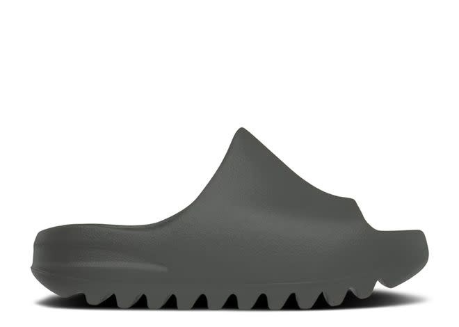 adidas gazelle silver green womens Yeezy Slide Onyx (PS) main image 1