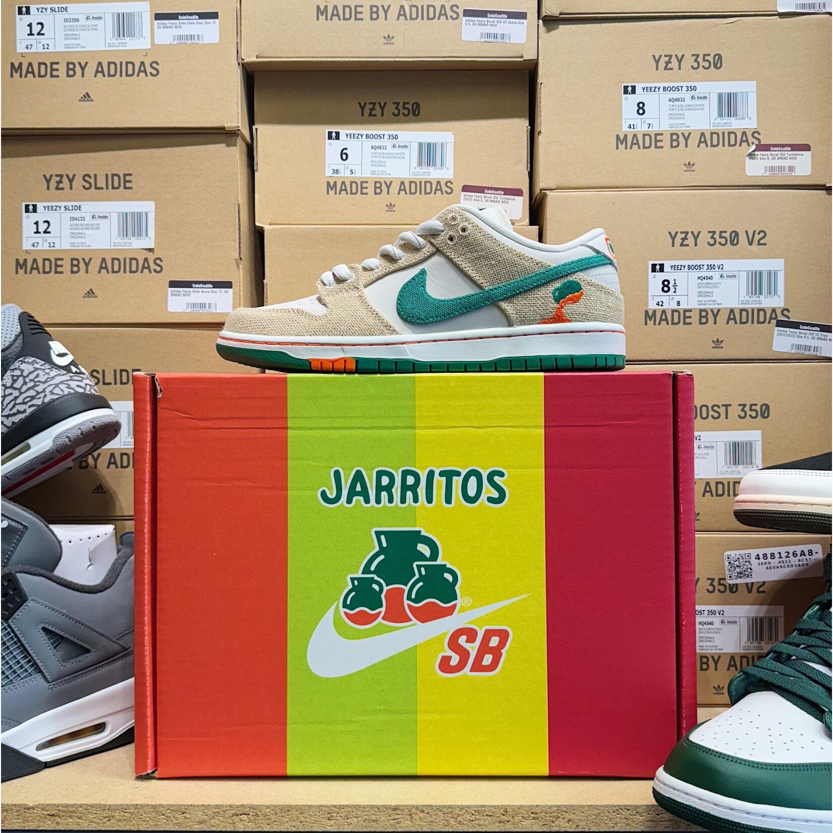 Nike Nike SB Dunk Low Jarritos (SPECIAL  BOX BOTTLES) Size 8.5, DS BRAND NEW