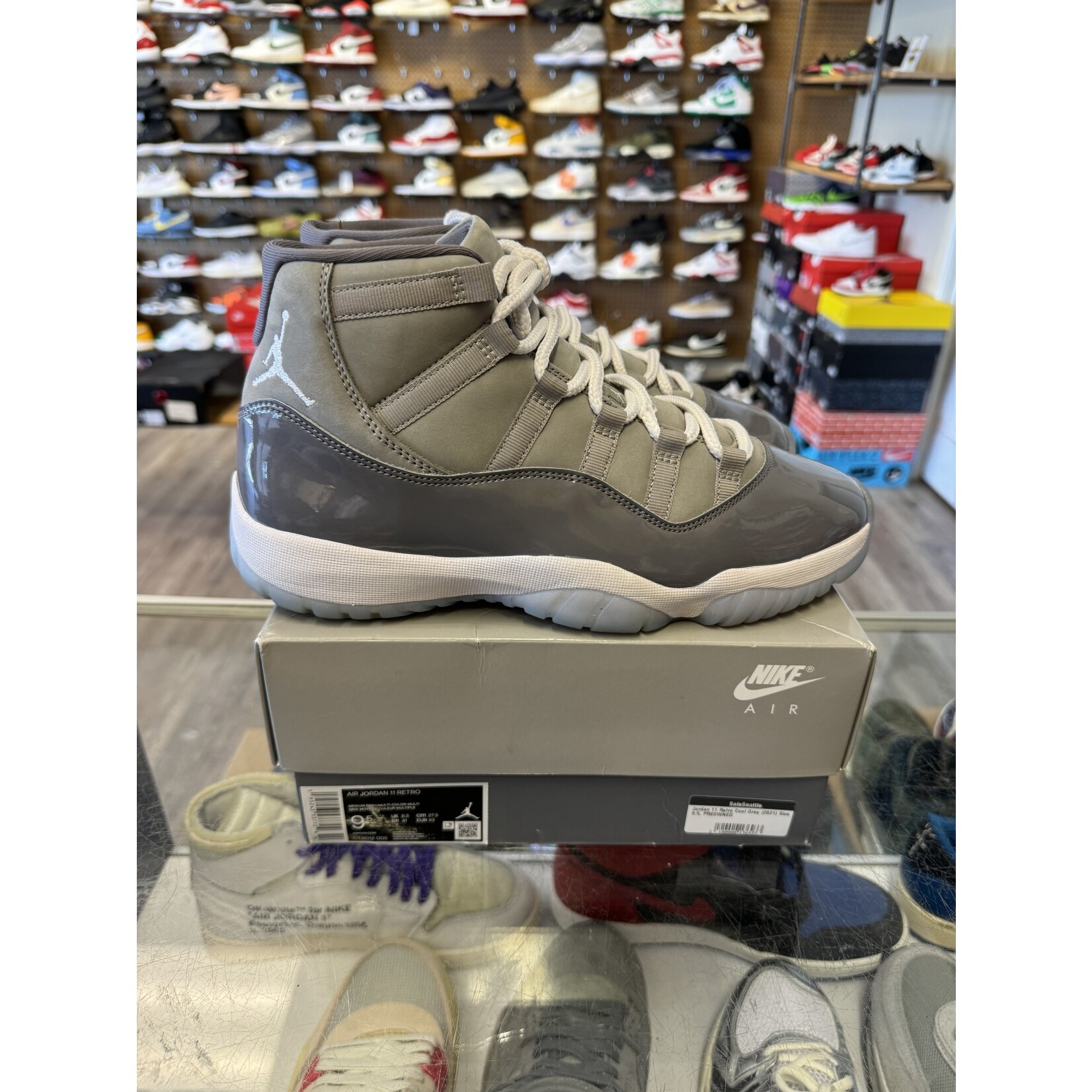 Jordan Jordan 11 Retro Cool Grey (2021) Size 9.5, PREOWNED