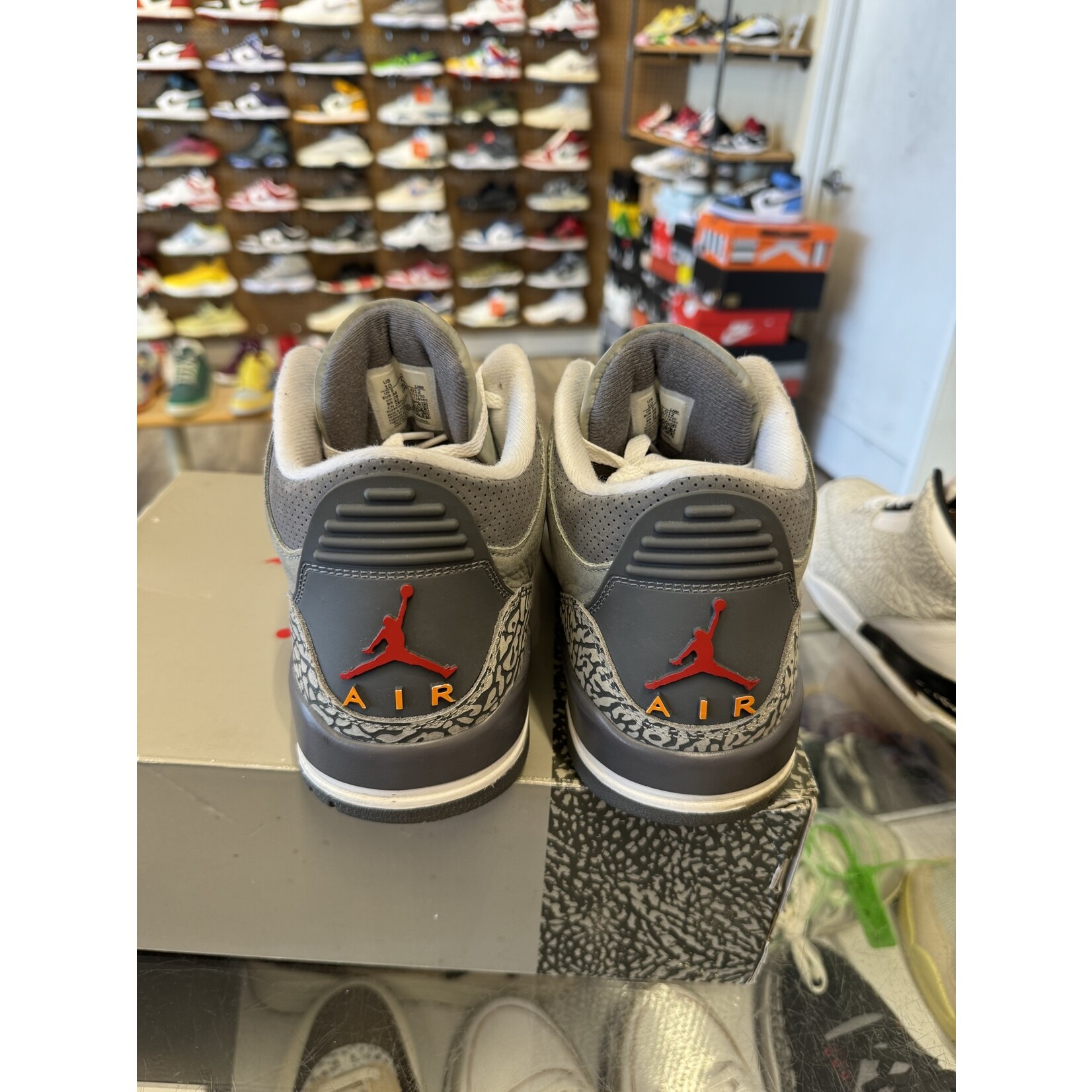 Jordan Jordan 3 Retro Cool Grey (2021) Size 10, PREOWNED