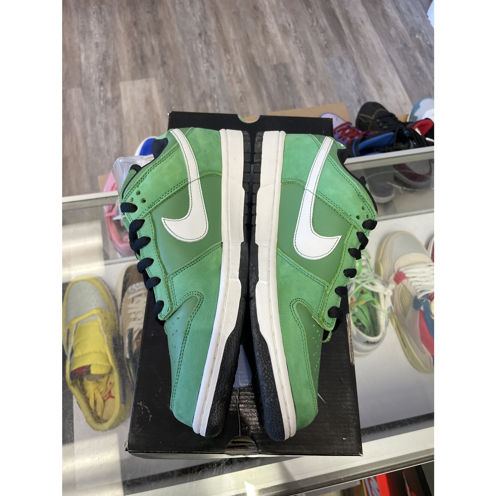 Nike Nike SB Dunk Low Tokyo Green Taxi FLAW Size 10, DS BRAND NEW