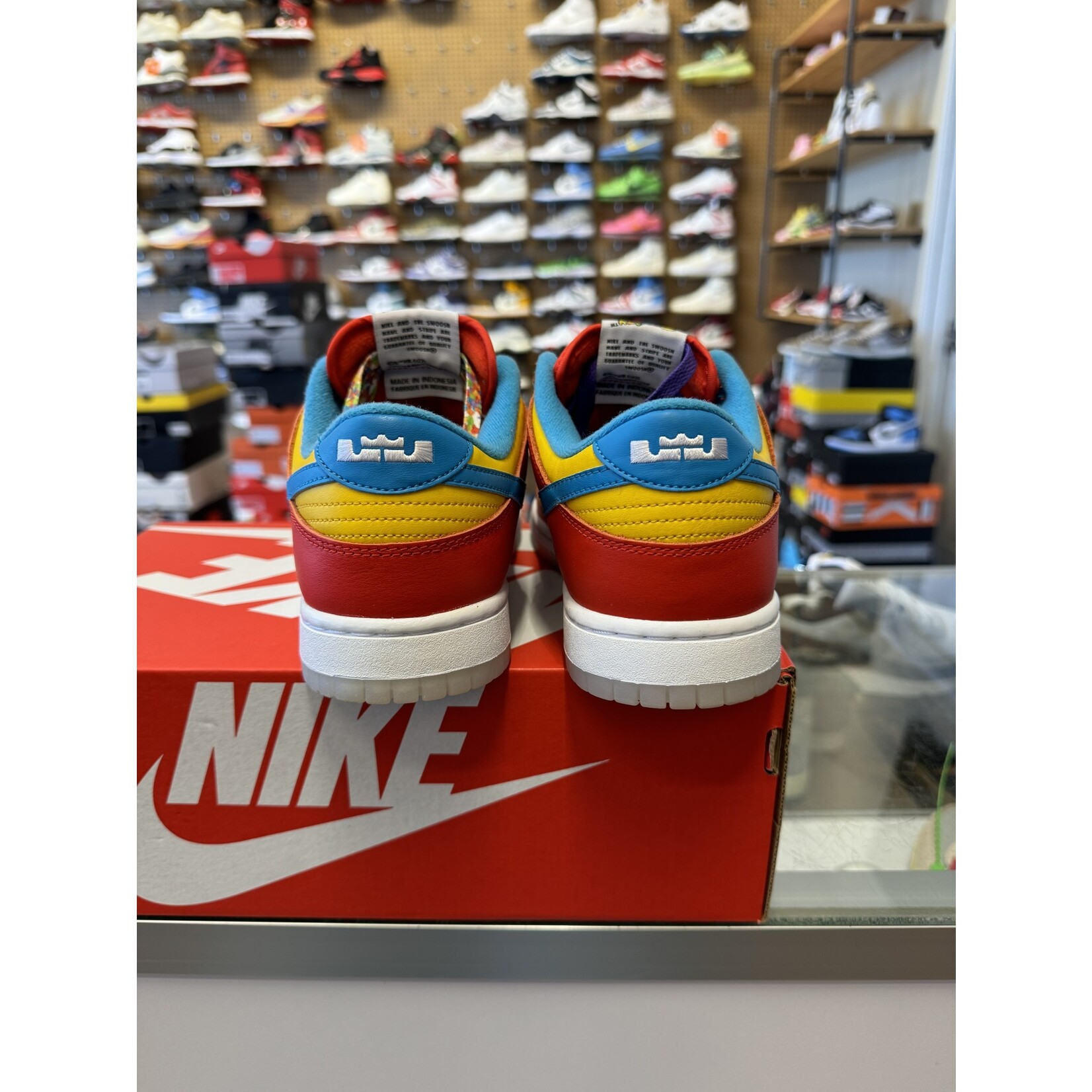 Nike Nike Dunk Low QS LeBron James Fruity Pebbles Size 8.5, PREOWNED