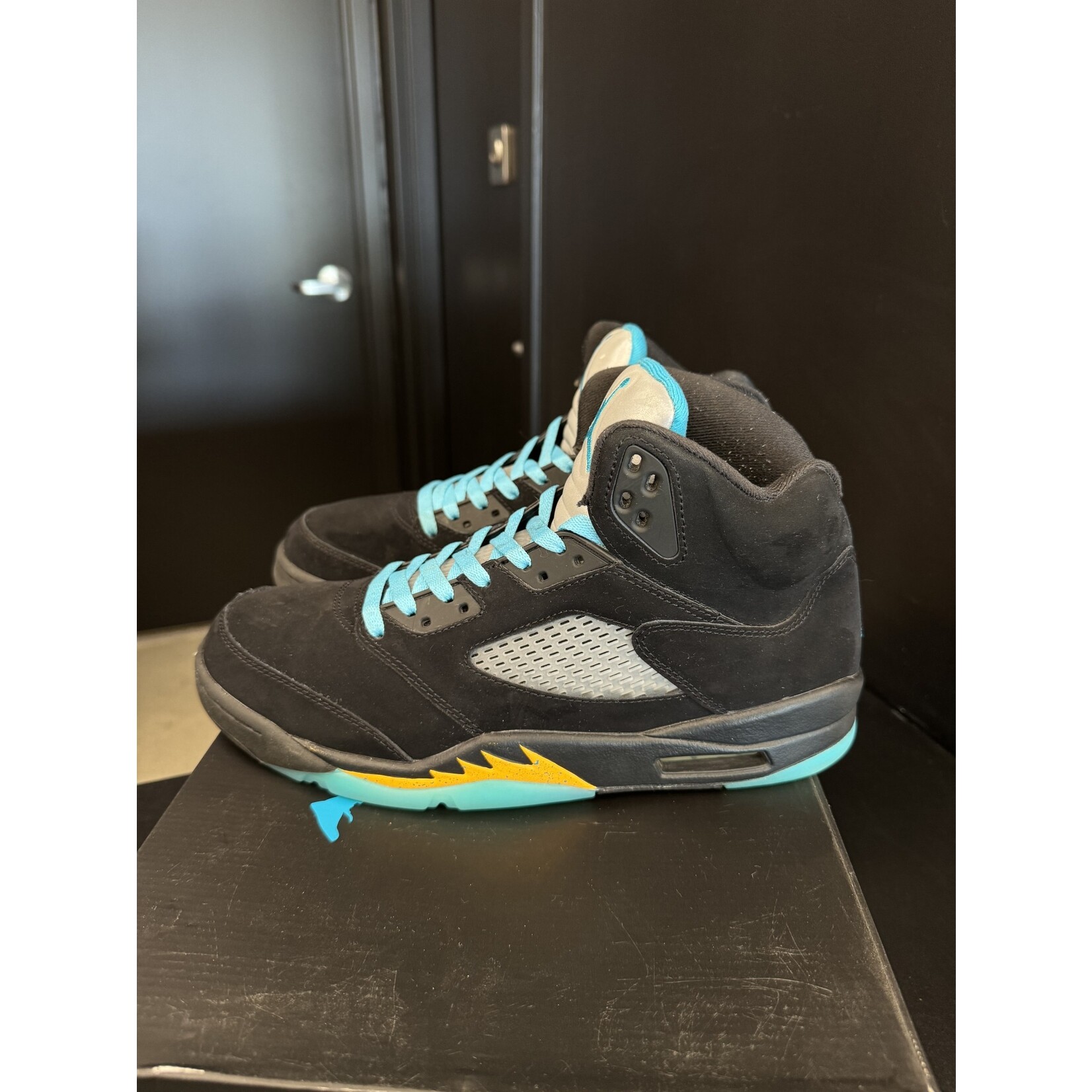 Jordan Jordan 5 Retro Aqua Size 11.5, PREOWNED