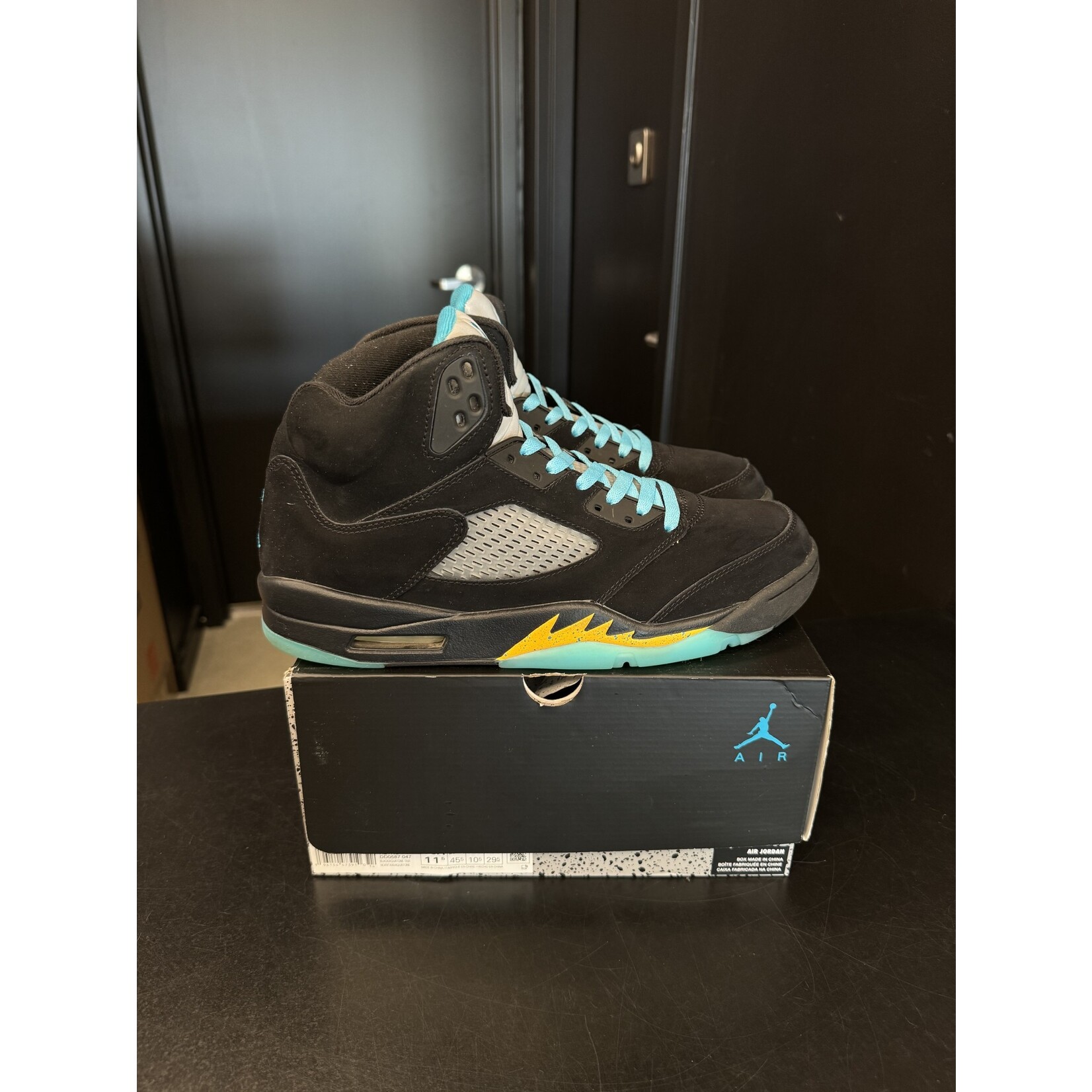 Jordan Jordan 5 Retro Aqua Size 11.5, PREOWNED