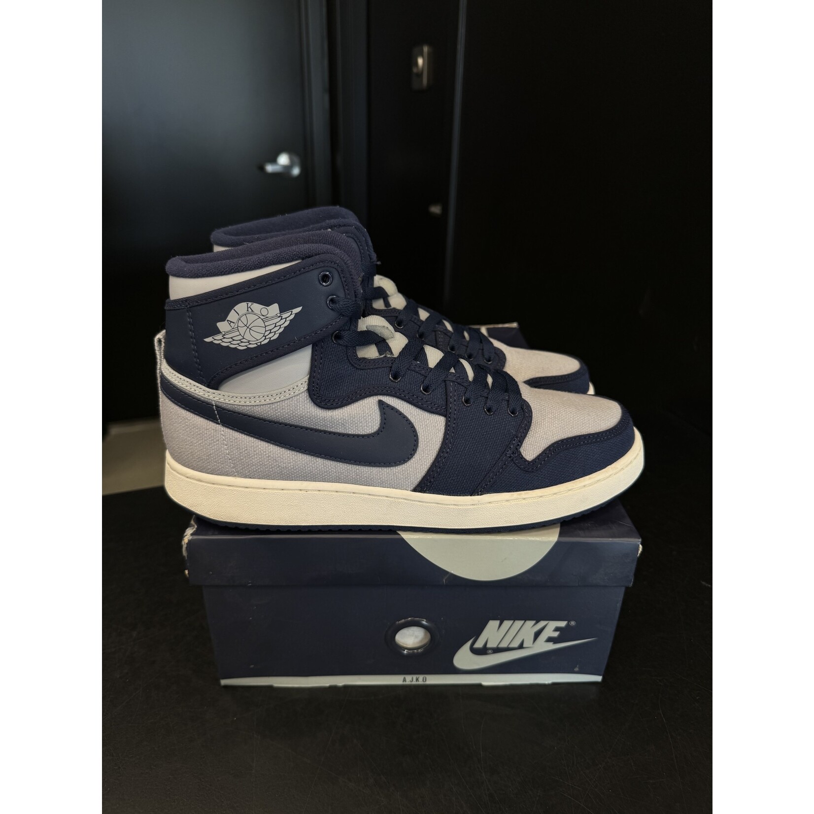 Jordan Jordan 1 Retro KO Georgetown Size 10, PREOWNED